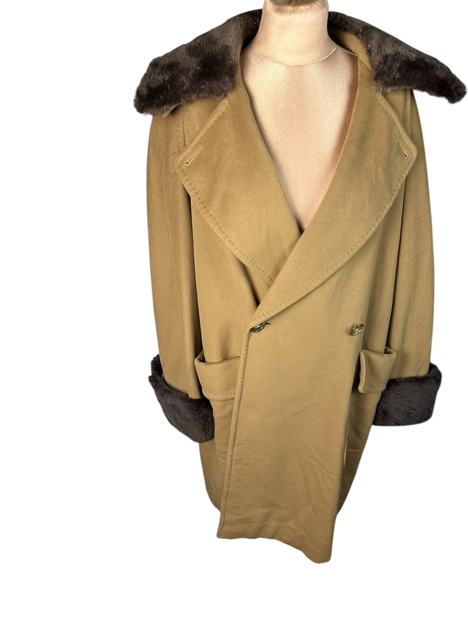 Max Mara Vintage Max Mara 100% Cashmere Double Breasted Fur Coat Size M / US 6-8 / IT 42-44 - 2 Thumbnail