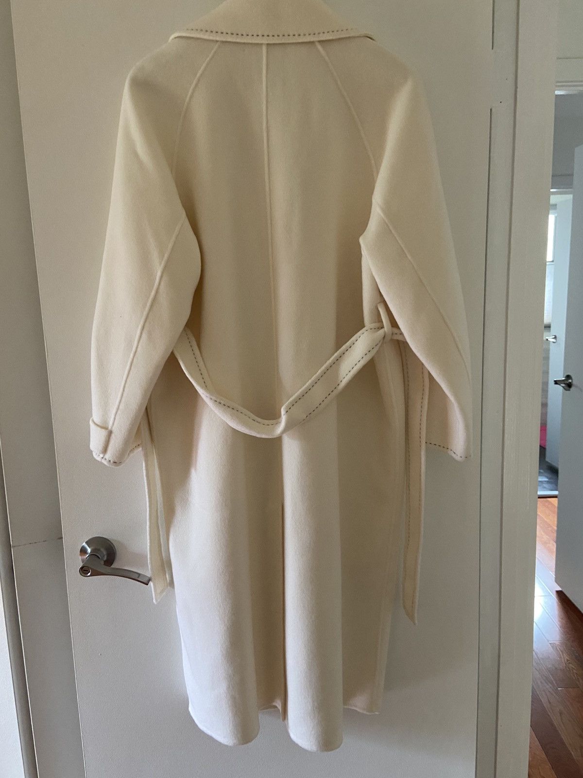 Maje Maje women’s off white coat. Size: 36. Size M / US 6-8 / IT 42-44 - 9 Thumbnail