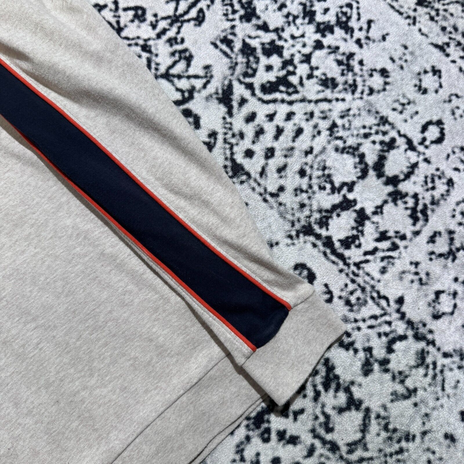 Hugo Boss × Vintage Vintage Hugo Boss Gray Cotton Crewneck Size S Y2K 90s Logo Size US S / EU 44-46 / 1 - 7 Thumbnail