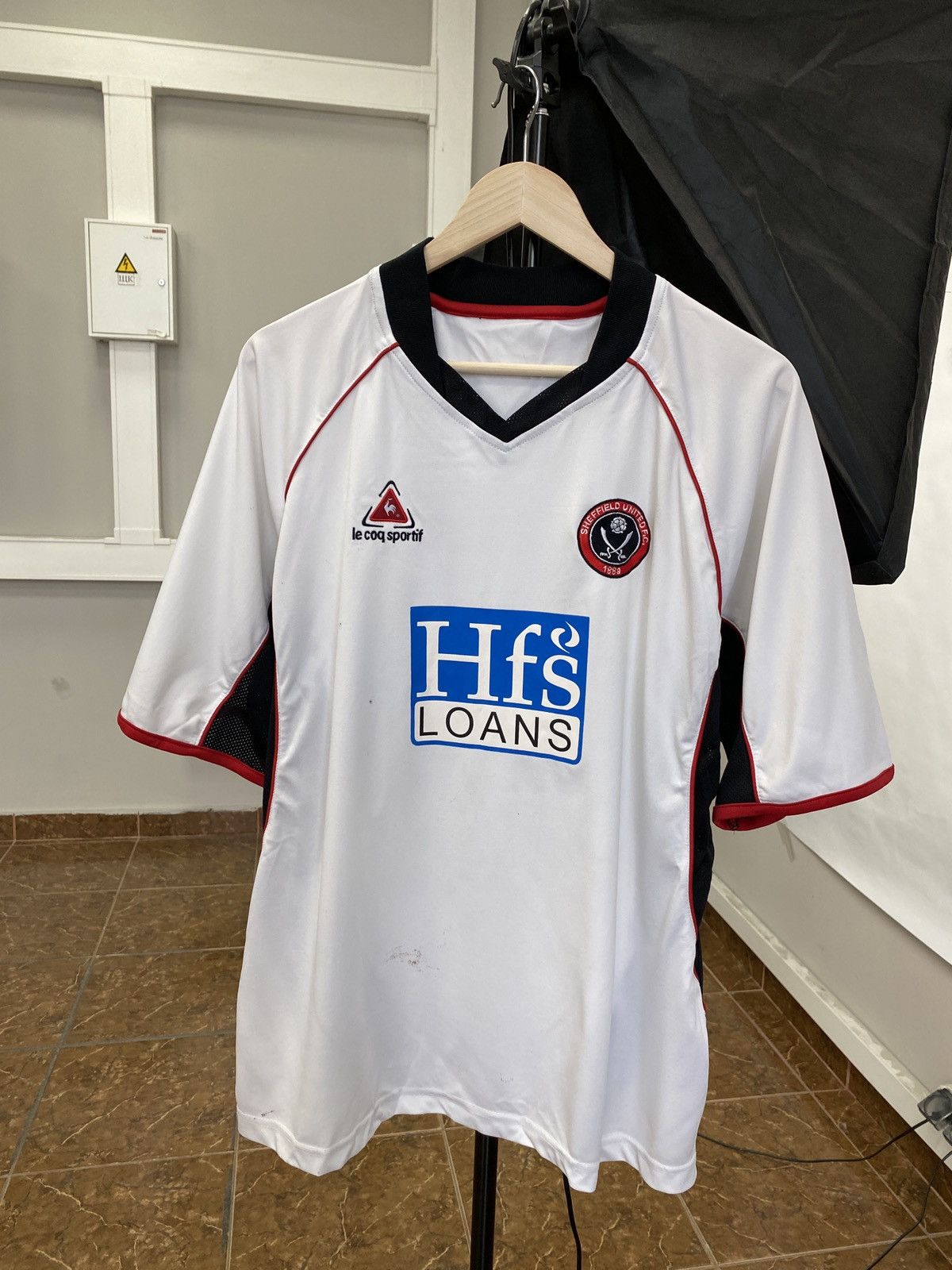 Le Coq Sportif 🏴󠁧󠁢󠁥󠁮󠁧󠁿 Vintage Sheffield United Le Coq Sportif Soccer Jersey Rare Size US XL / EU 56 / 4 - 1 Thumbnail