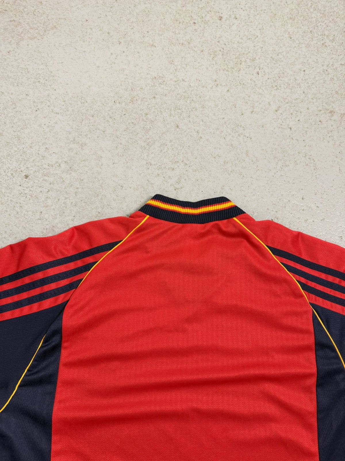Adidas Vintage 1998/1999 Adidas Spain Soccer Jersey Size US M / EU 48-50 / 2 - 14 Thumbnail