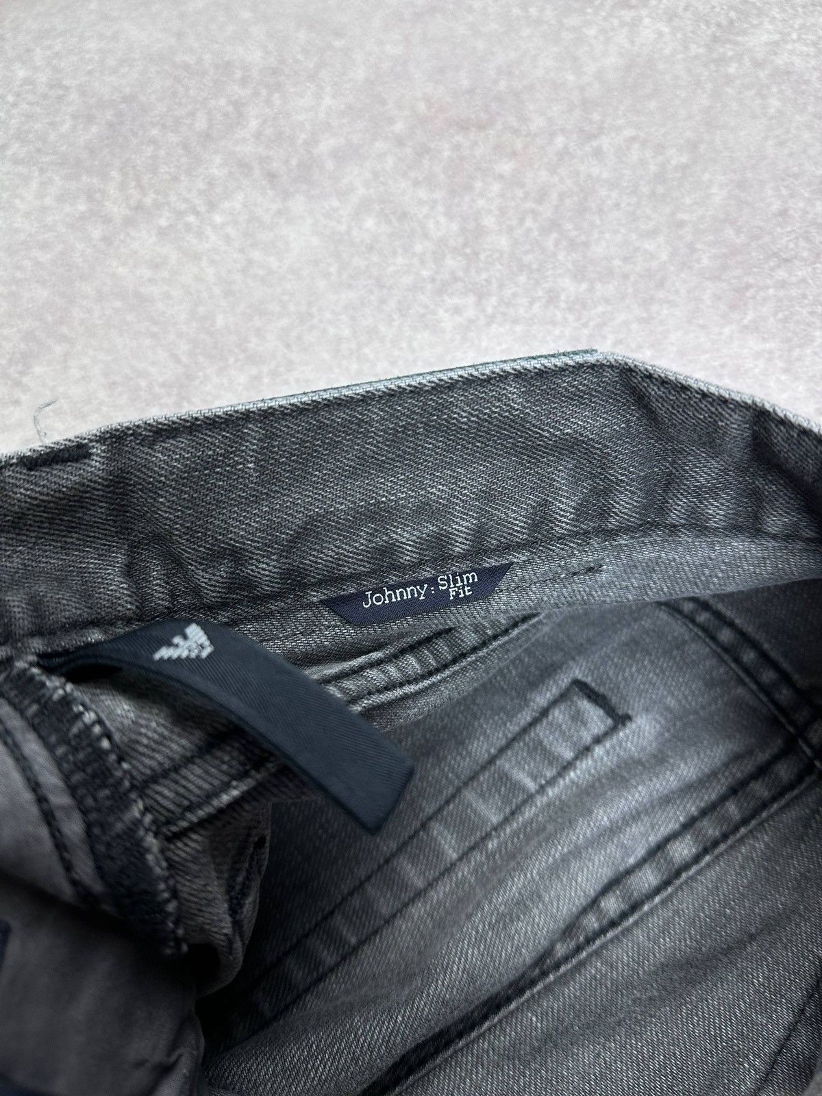 Emporio Armani Vintage Emporio Armani Metal Logo Grey Baggy Jeans Rare 30 Size US 30 / EU 46 - 15 Thumbnail
