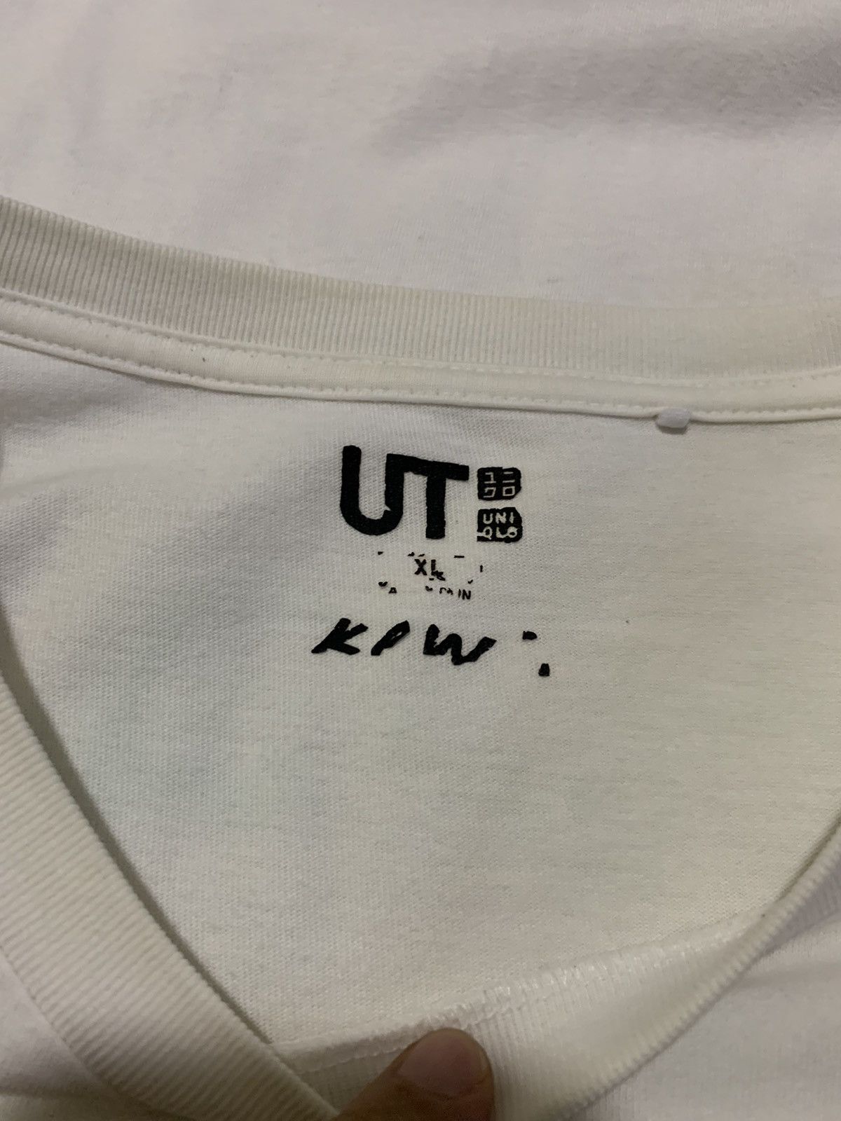 Uniqlo Uniqlo Kaws Tee Size US XL / EU 56 / 4 - 11 Thumbnail