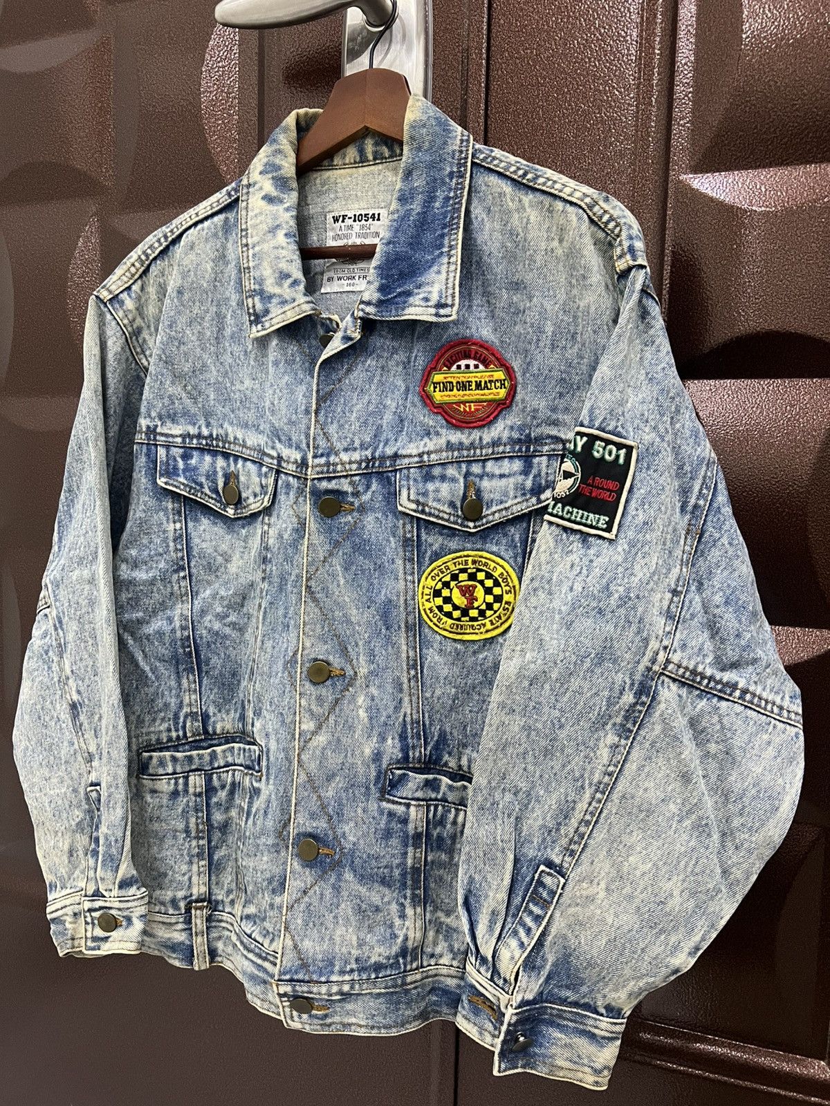 Japanese Brand Vintage 80's Wrangler Acid Wash Hotcrew Patches Denim Jacket Size US M / EU 48-50 / 2 - 3 Thumbnail