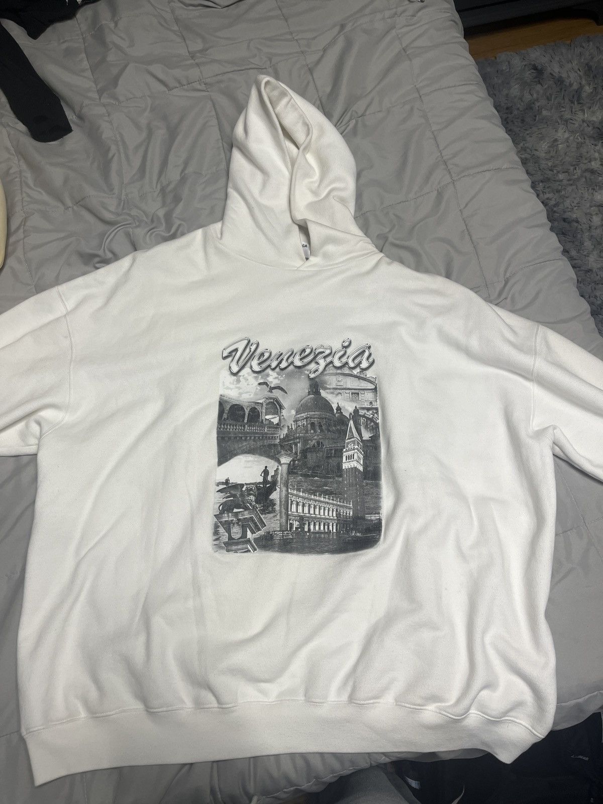 Balenciaga *THROW OFFERS* WHITE BALENCIAGA VENEZIA PULLOVER RARE HOODIE Size US M / EU 48-50 / 2 - 2 Thumbnail