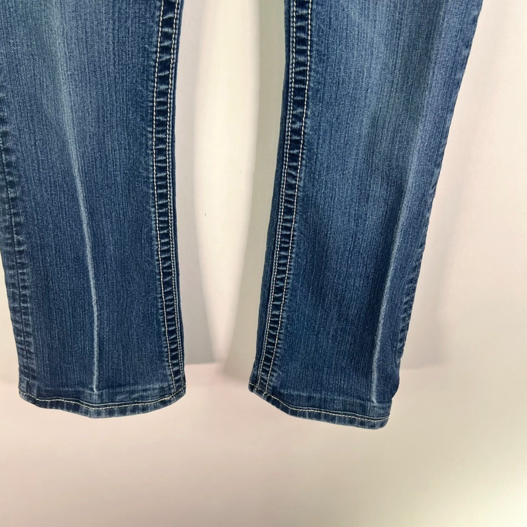 Miss Me MISS ME Straight Denim Jeans Womens Size 28 Blue Sequin Mid-Rise 30X29 Cowboy Rock Southwestern Size 28" / US 6 / IT 42 - 4 Thumbnail