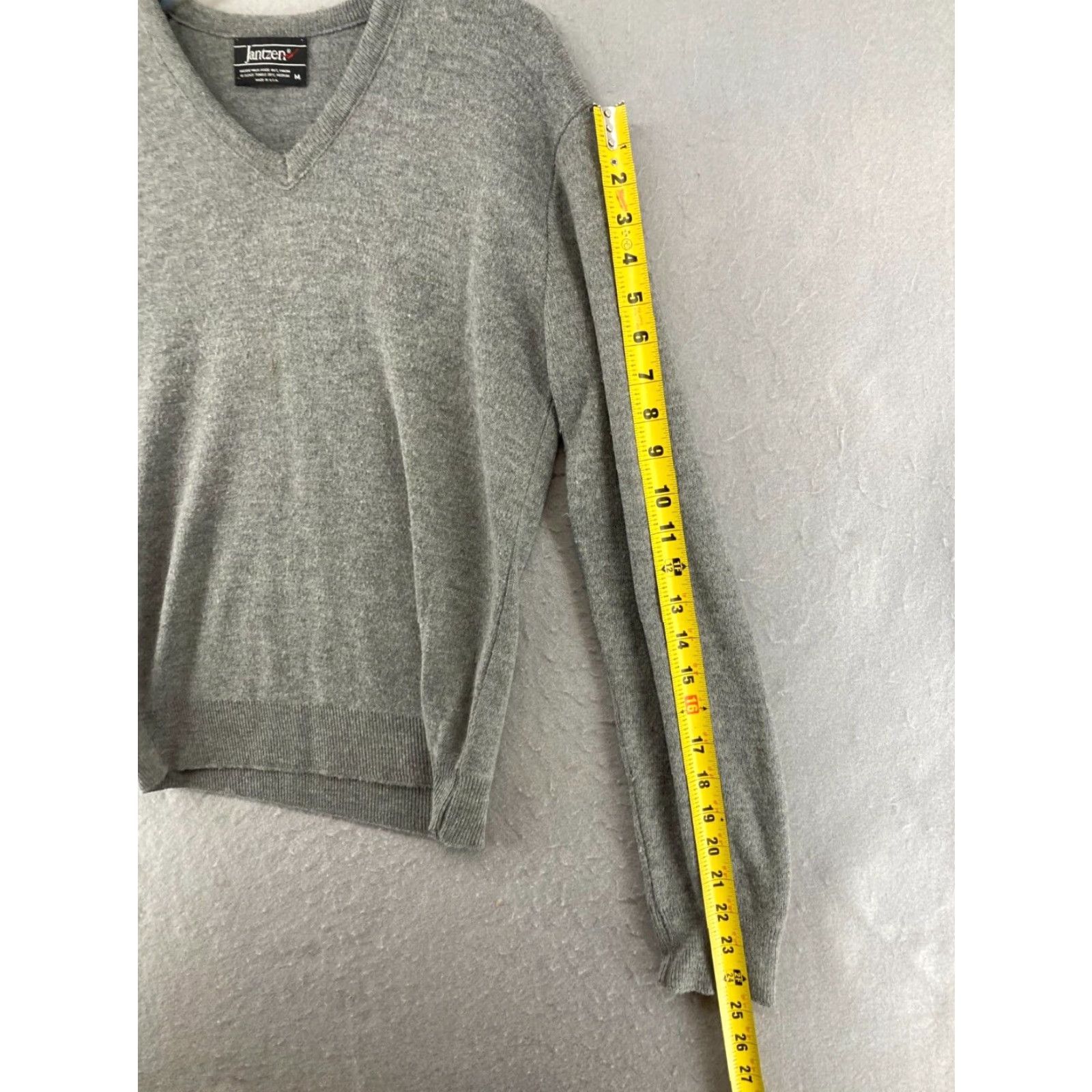 Jantzen VINTAGE Jantzen Mens V Neck Sweater Gray Acrylic Pullover M USA Size US M / EU 48-50 / 2 - 4 Thumbnail