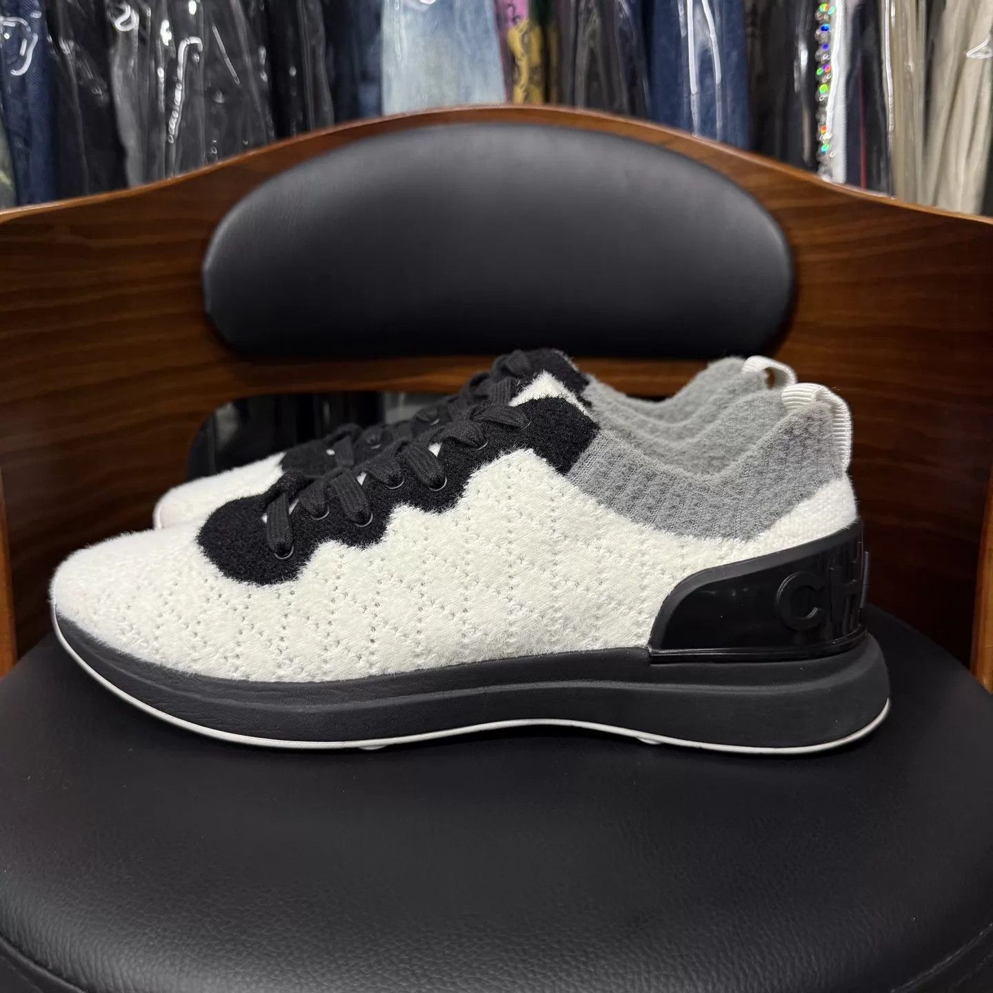Chanel Chanel Black White Sneakers 41 Mint Size US 8 / EU 41 - 6 Thumbnail