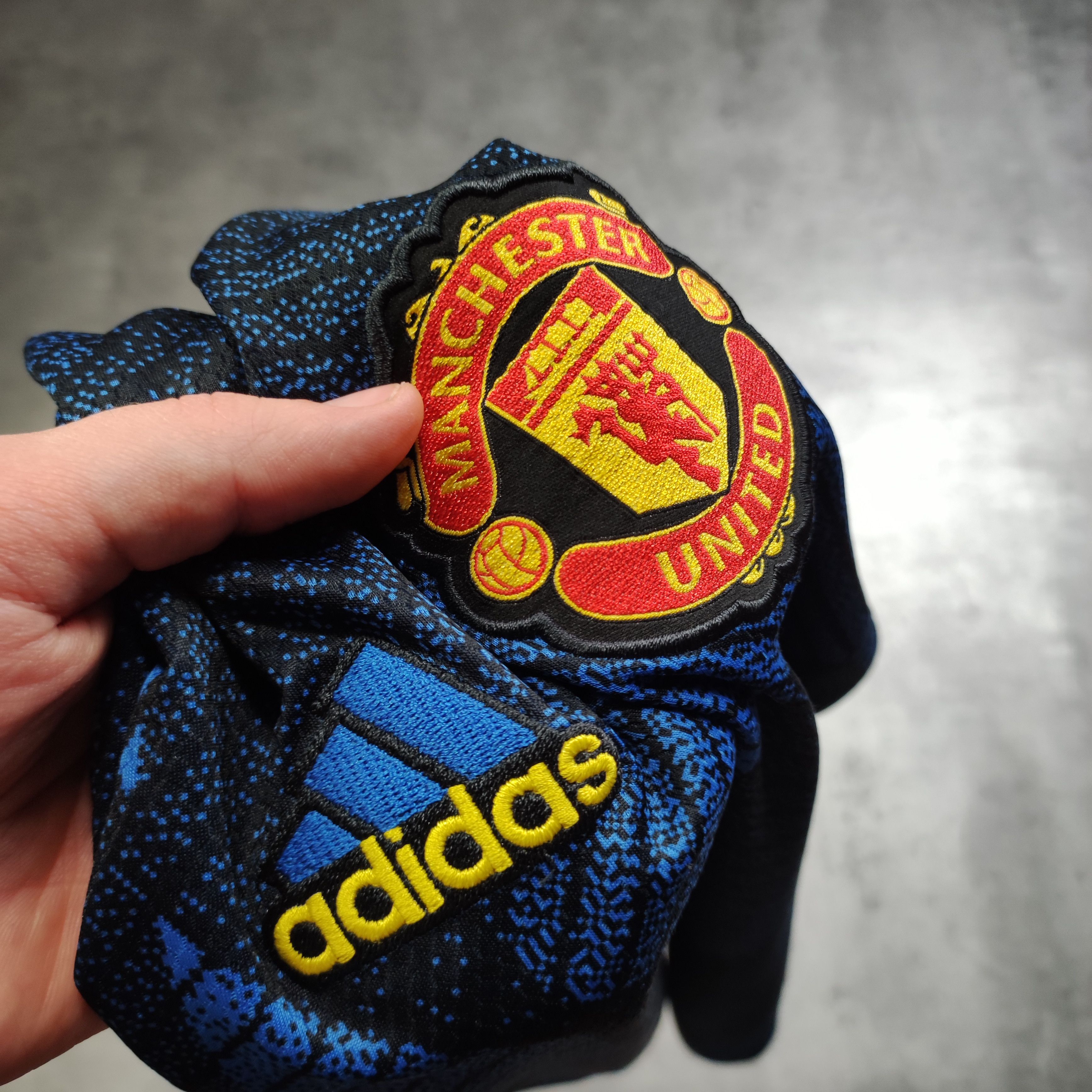 Adidas RARE Adidas x Manchester United Training Football Jersey Size US S / EU 44-46 / 1 - 5 Thumbnail