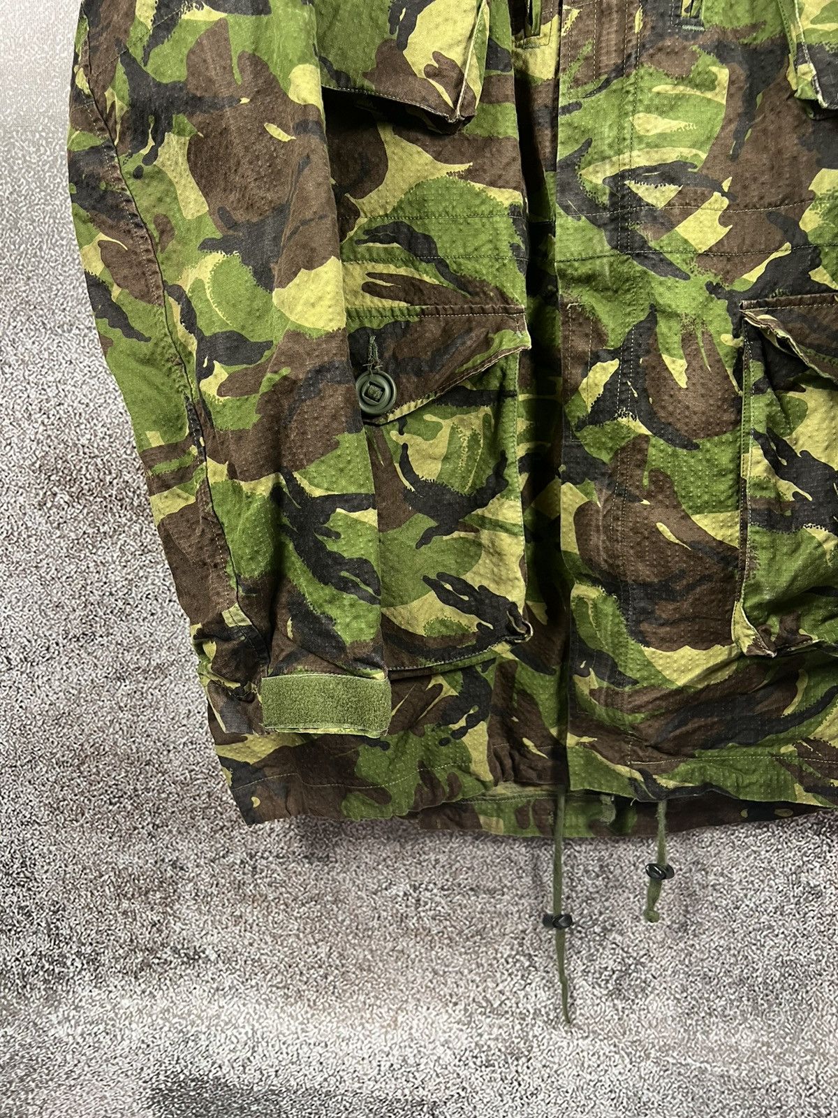 Vintage British Army Jacket Smock Windproof DPM Woodland military Size US XL / EU 56 / 4 - 7 Thumbnail