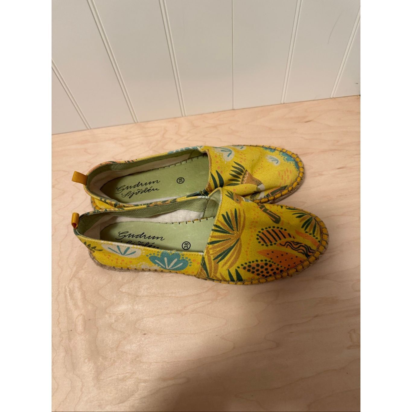 Guru Gudrun Sjoden Yellow Floral Canvas Flats Women Slip-On Espad Size US 7 / IT 37 - 16 Thumbnail
