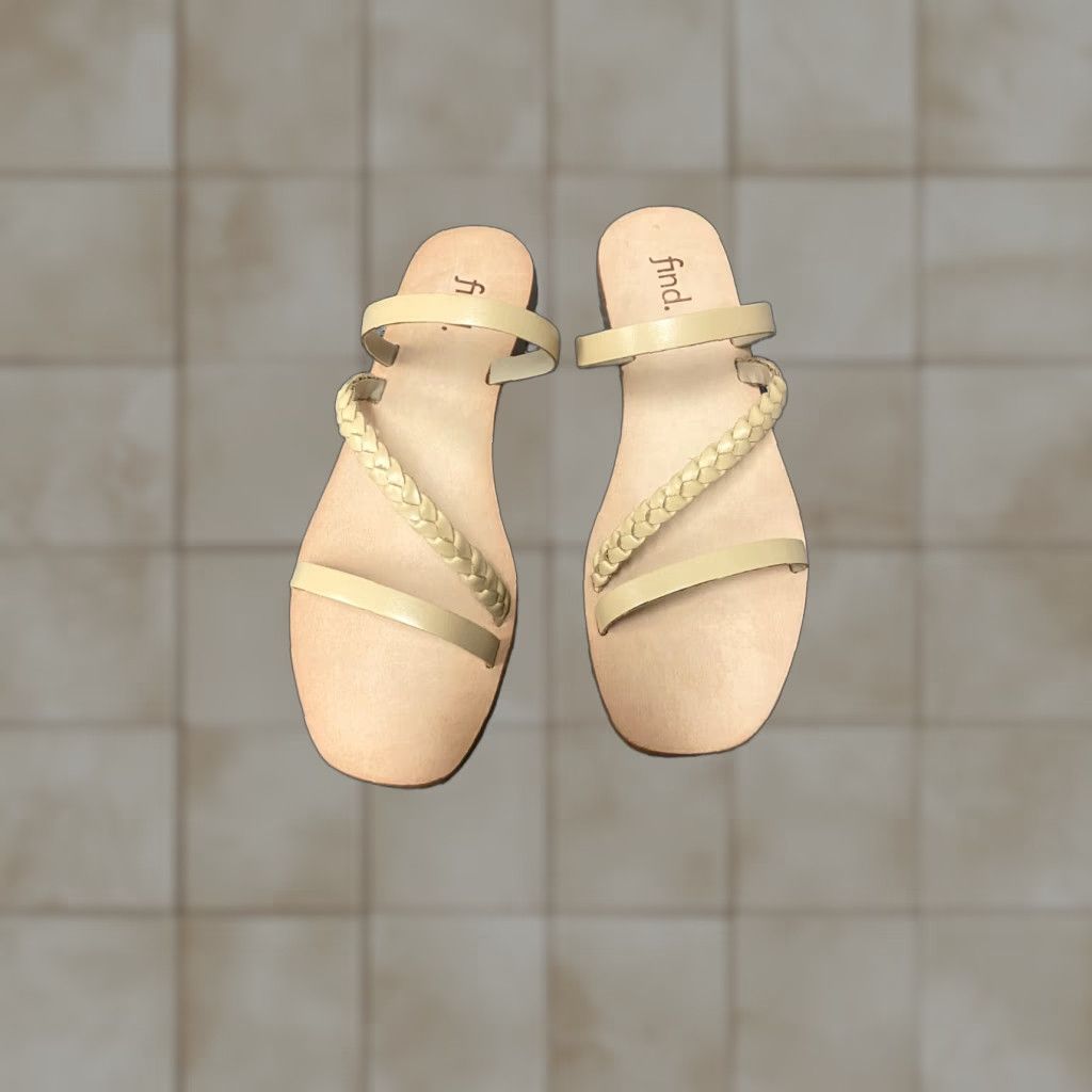 Vintage Find Womens Sandals Open Toe Slide Brown 6.5 Crocheted Breathable Fabric Upper Rubber Outsole Animal Print Pattern Velcro? Wait no. Size US 7 / IT 37 - 1 Thumbnail