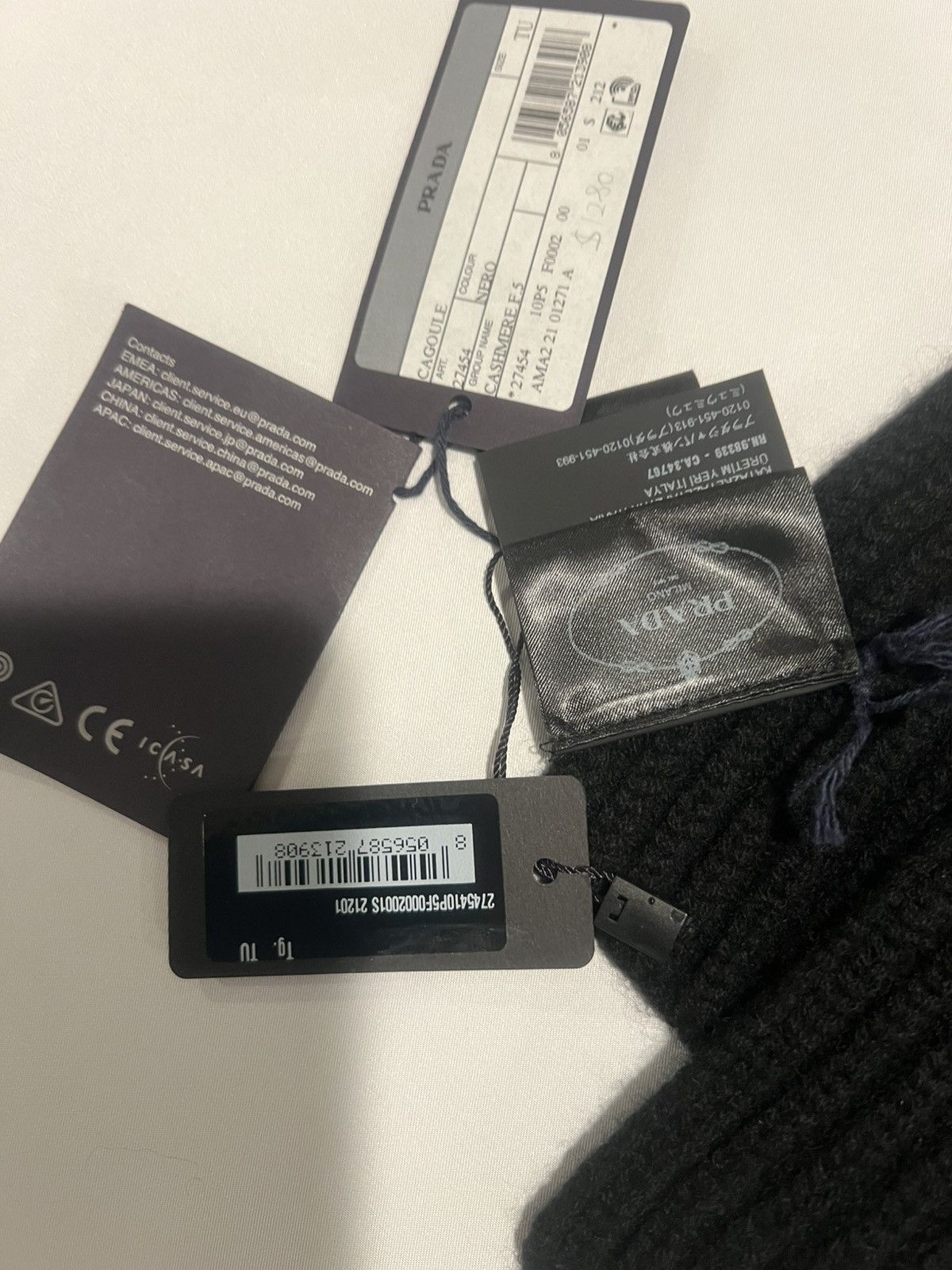 Prada Prada cashmere hat/scarf balaclava. $2190 Size ONE SIZE - 3 Thumbnail