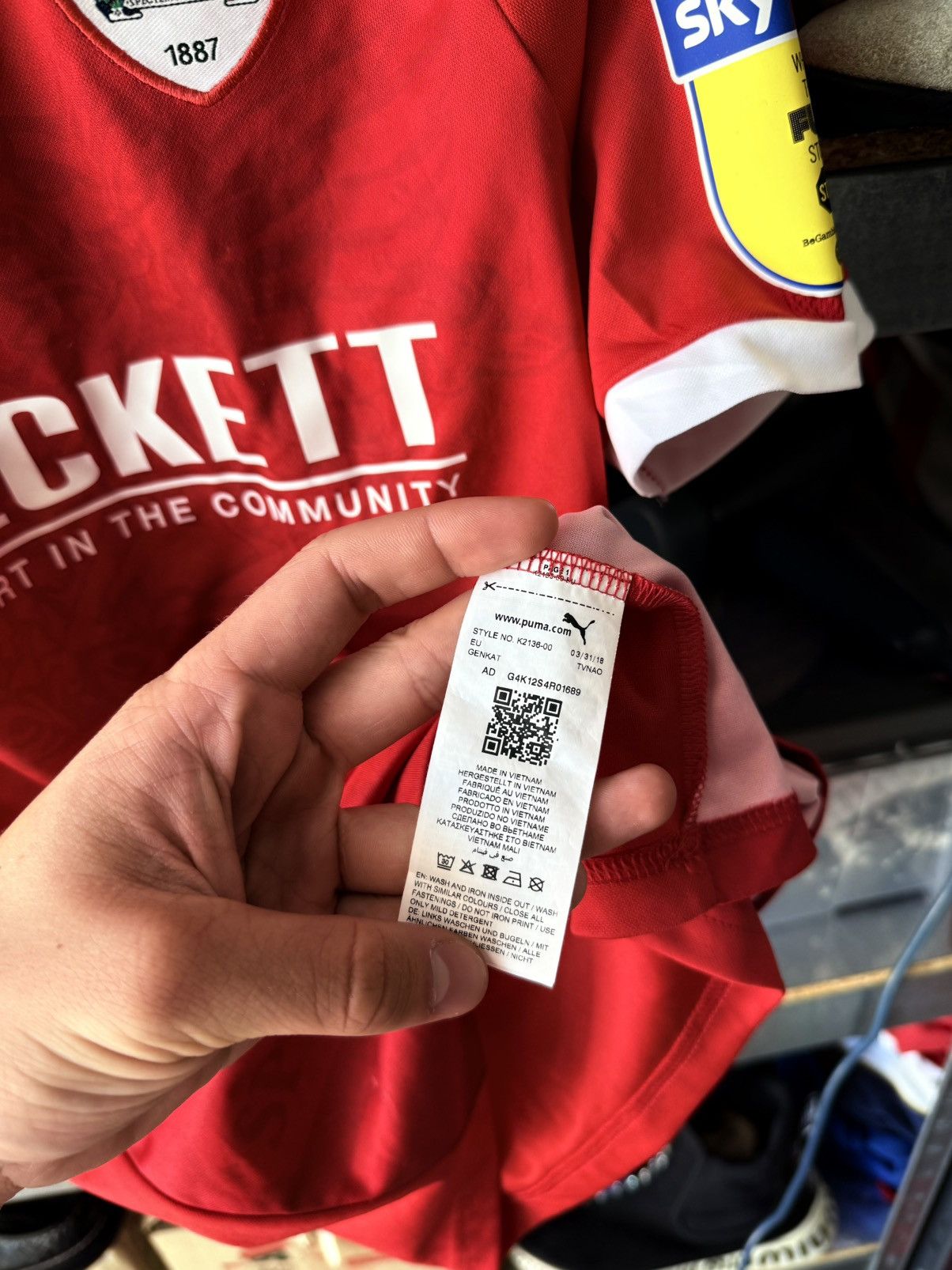 Puma MATCH ISSUE BARNSLEY FC PUMA 2018/19 FOOTBALL SHIRT JERSEY Size US M / EU 48-50 / 2 - 8 Thumbnail