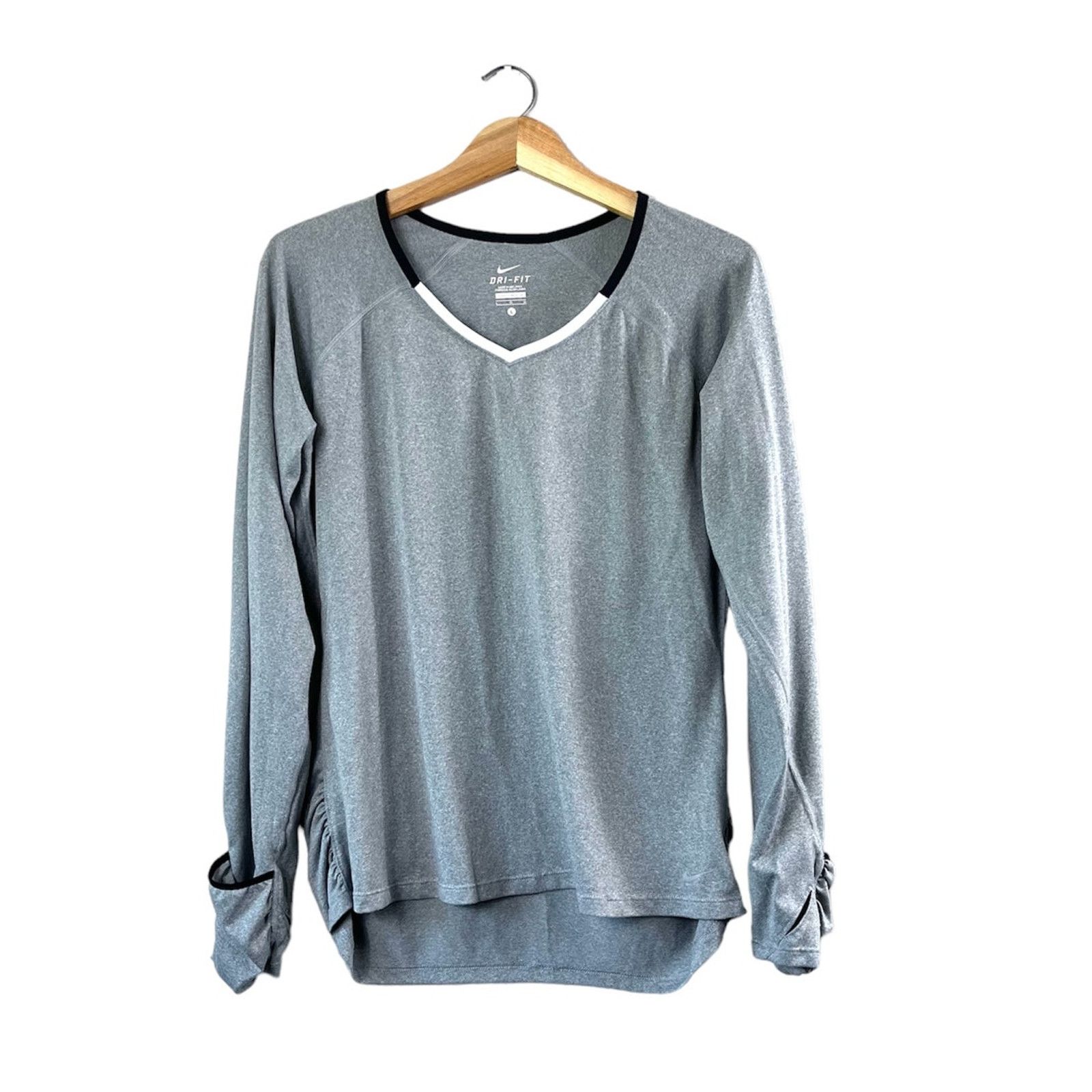 Nike Women's Gray Long Sleeve Nike Activewear Top L Size L / US 10 / IT 46 - 1 Thumbnail