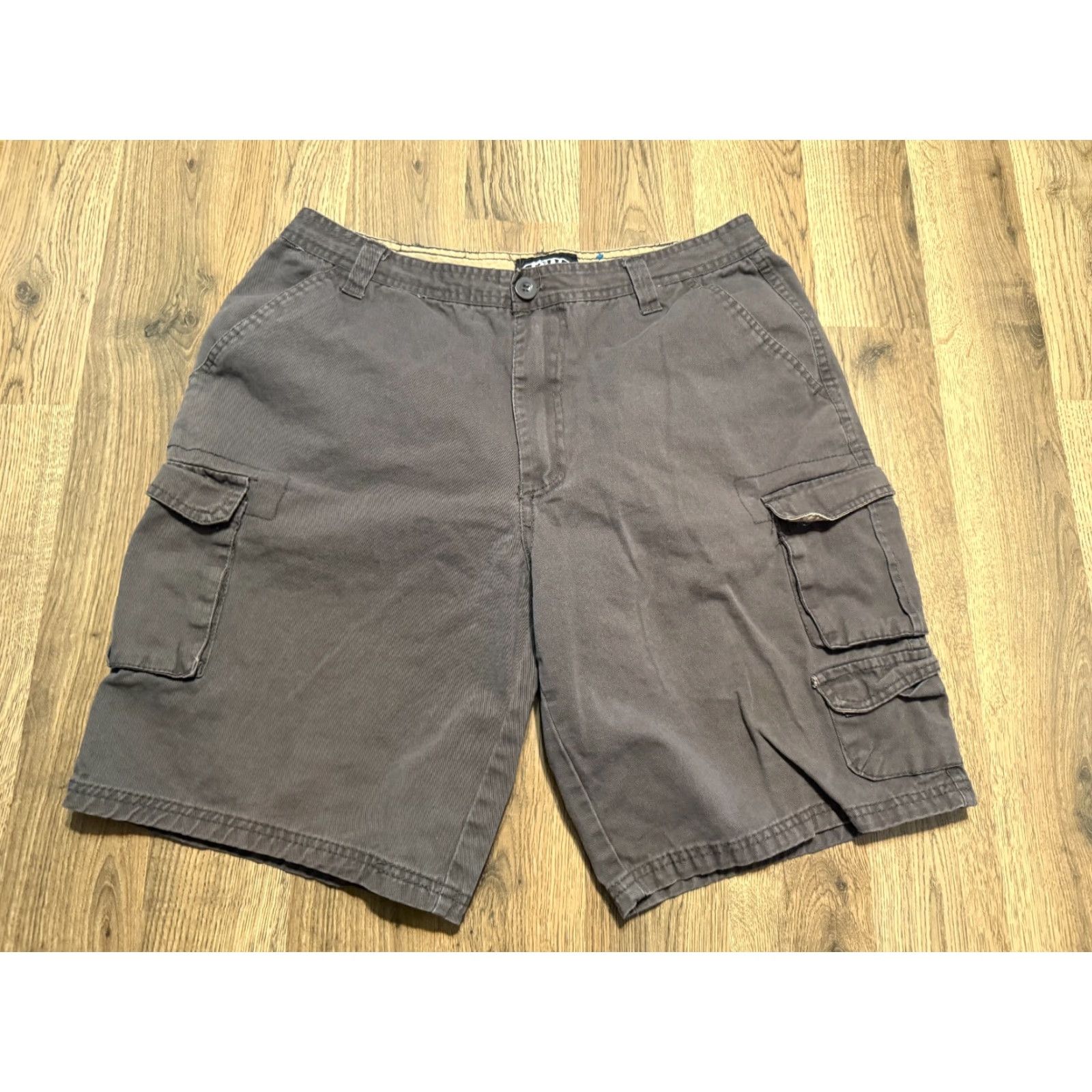 Vintage Rugged Wear Cargo Shorts Mens 36 Brown Pocket Pockets Cargo Short, Cotton, Flat Front, Zip, Regular Rise, 36in Waist, Vintage No Size US 36 / EU 52 - 2 Thumbnail