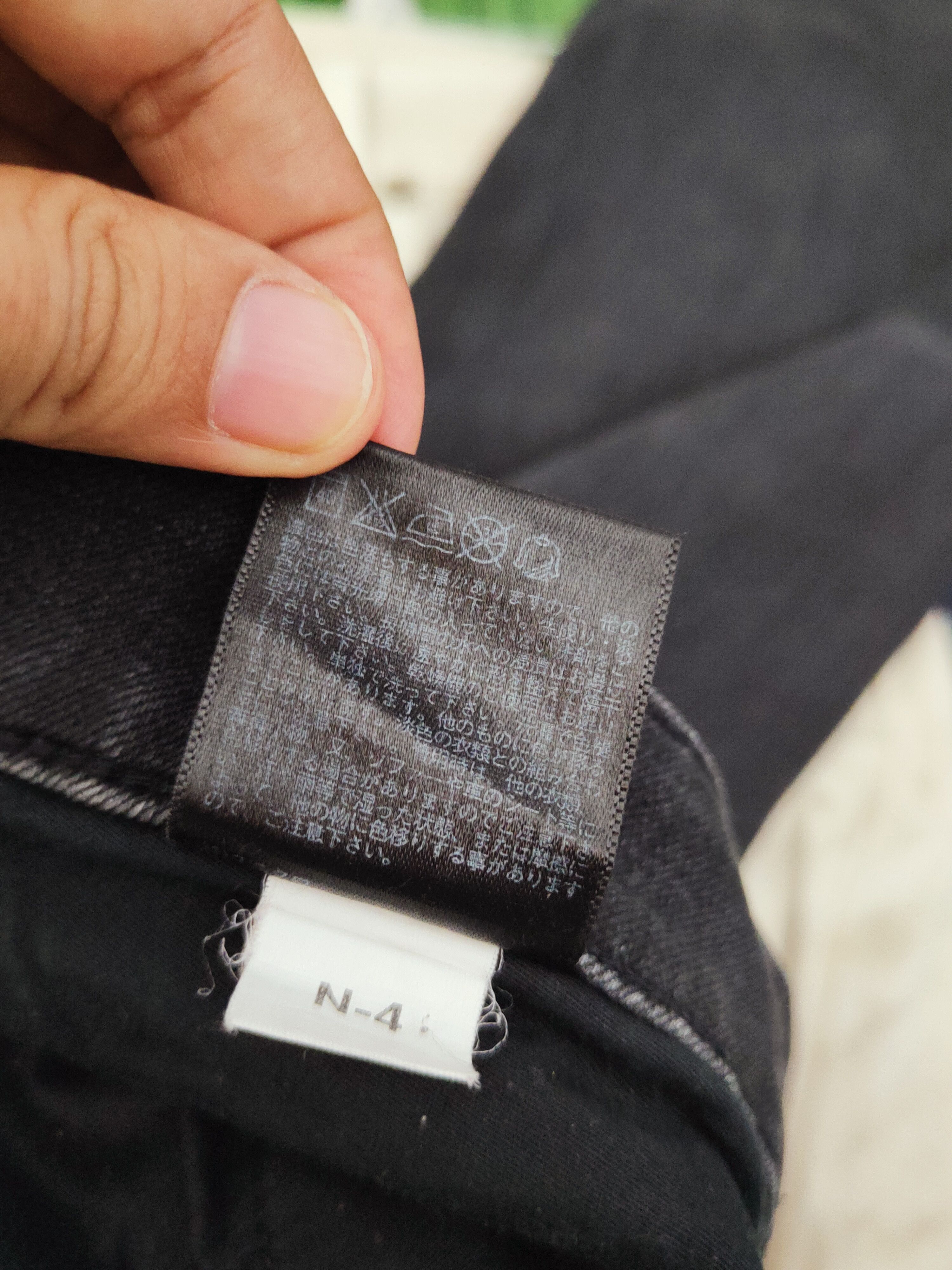 Japanese Brand Uniqlo Black Distressed Ripped Jeans #W073 Size US 31 - 15 Thumbnail