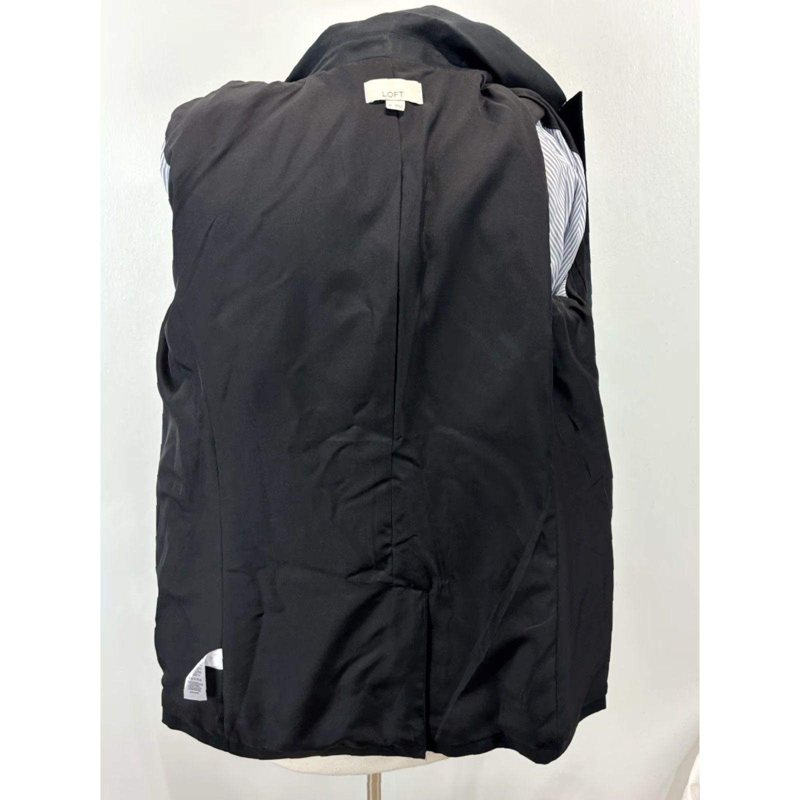 Loft VINTAGE? Wait: It's LOFT, but not vintage. So: LOFT Blazer Women Black Linen Blend Sz 10 Regular Lined Career Classic Jacket Size L / US 10 / IT 46 - 5 Thumbnail