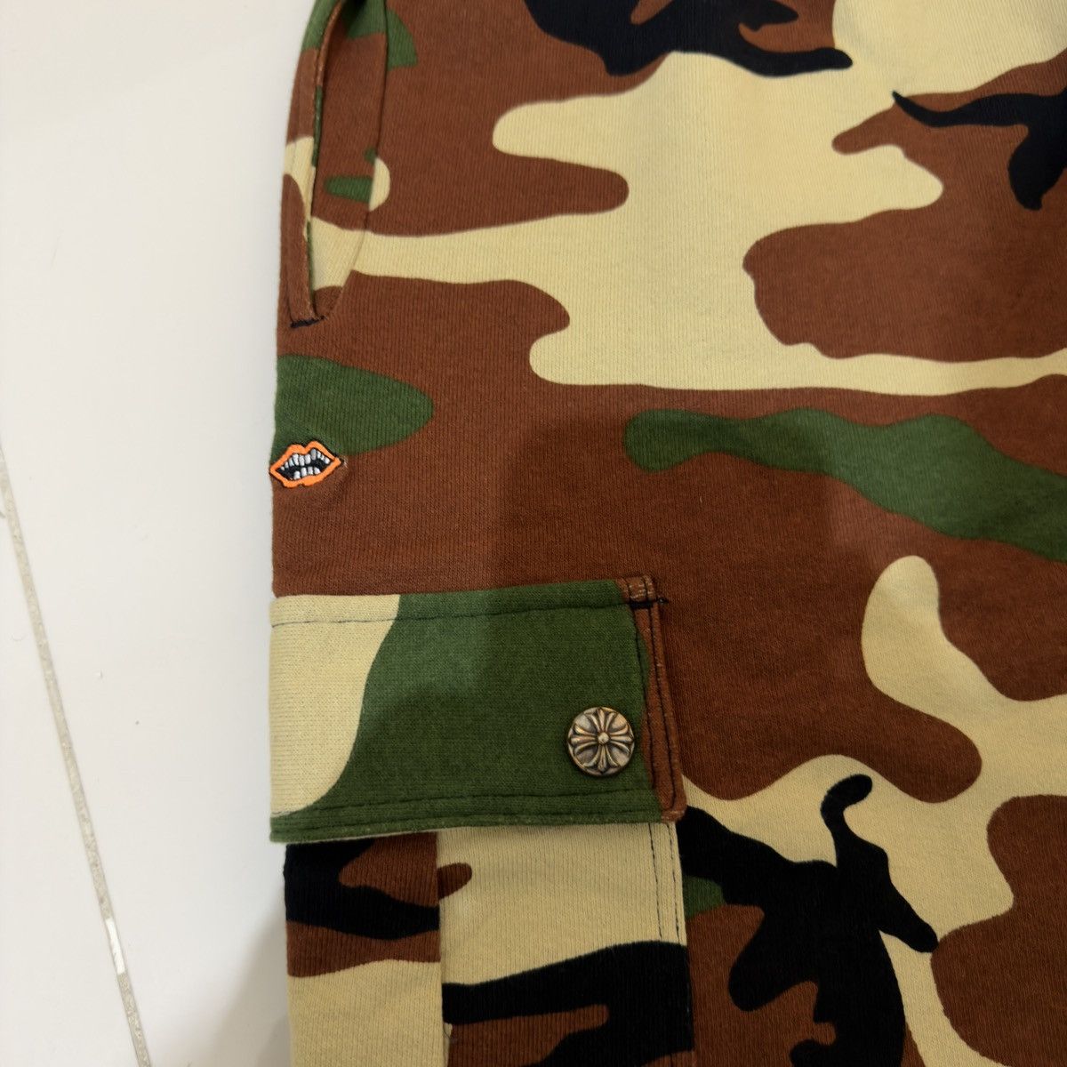 Chrome Hearts CHROME HEARTS MATTY BOY CAMO CARGO SWEATPANTS 🚫READ DESCRIPT Size US 36 / EU 52 - 14 Thumbnail