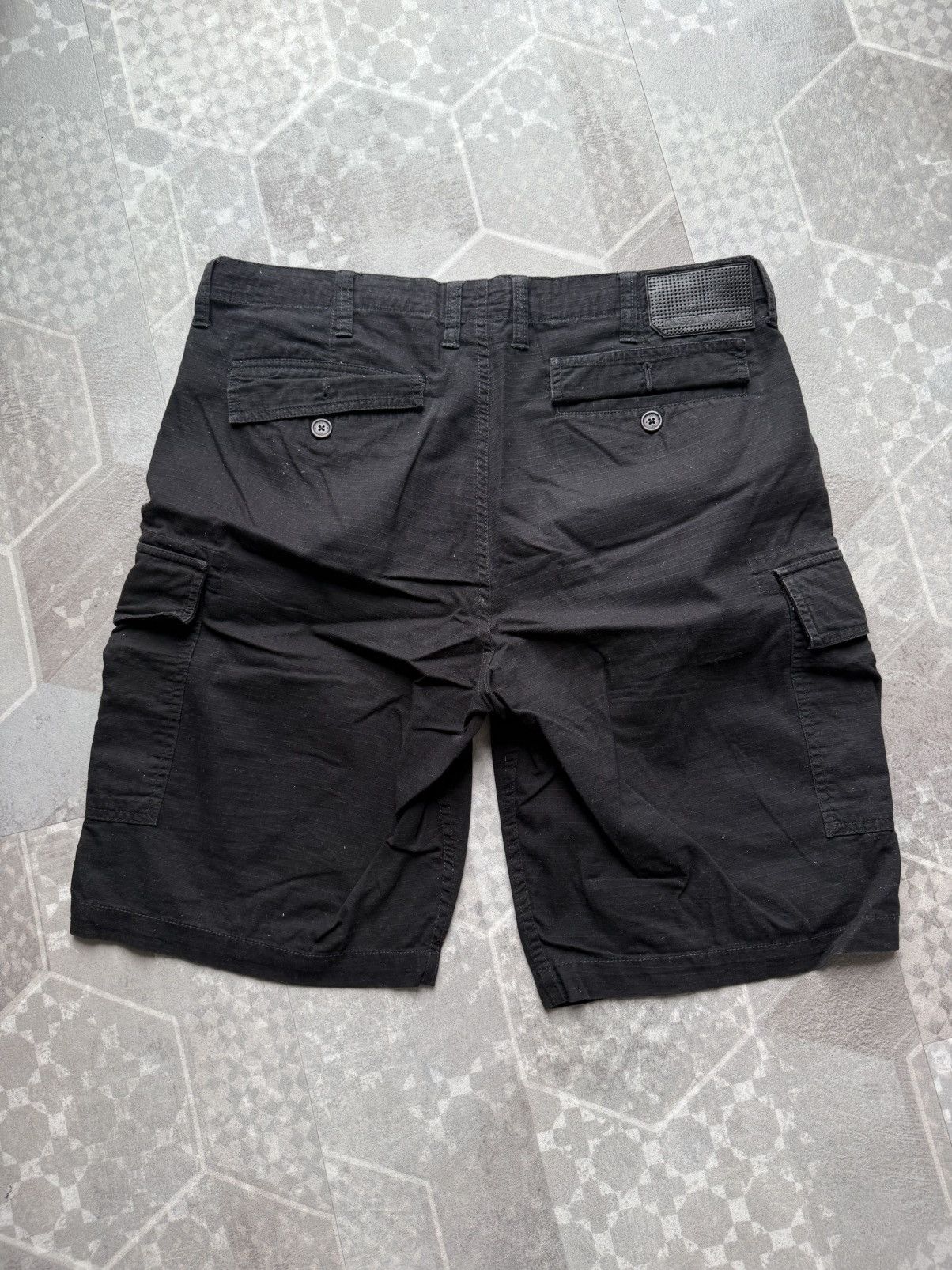 DC DC Shoes Black Cargo Shorts Size US 34 / EU 50 - 4 Thumbnail