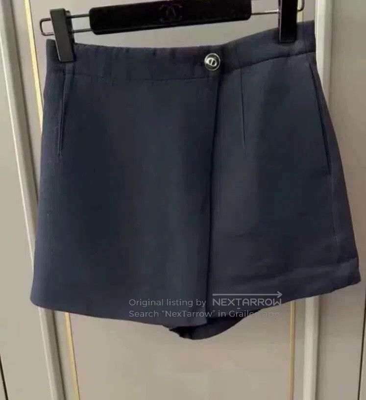 Dior Dior Women's Loose-Fit Shorts. Size US 30 / EU 46 - 1 Thumbnail