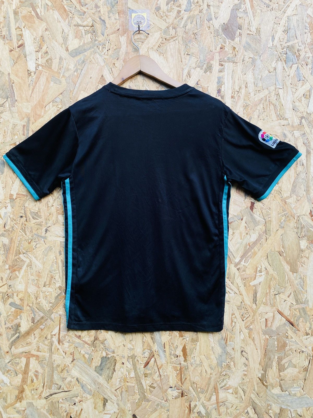 Vintage Vintage real madrid laliga soccer jerser Size US S / EU 44-46 / 1 - 12 Thumbnail