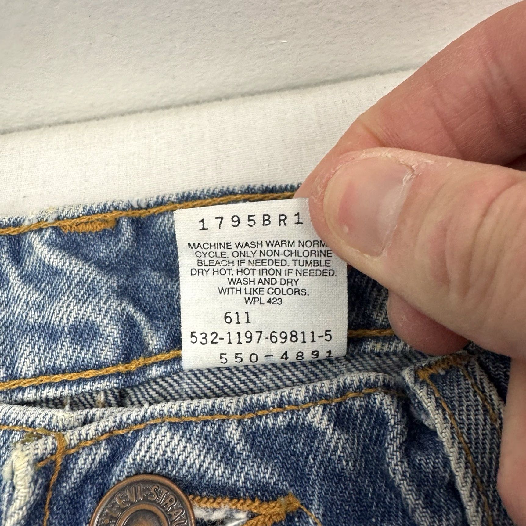 Levi's VINTAGE Levi's 550 Jeans Adult 35x34 Relaxed Fit 90s USA Blue Denim Cotton Jeans Mens Size US 35 - 5 Thumbnail