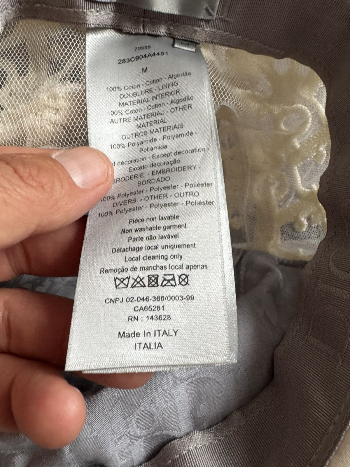 Dior DIOR bucket hat check sizes in photos and by tape measure Size ONE SIZE - 12 Thumbnail
