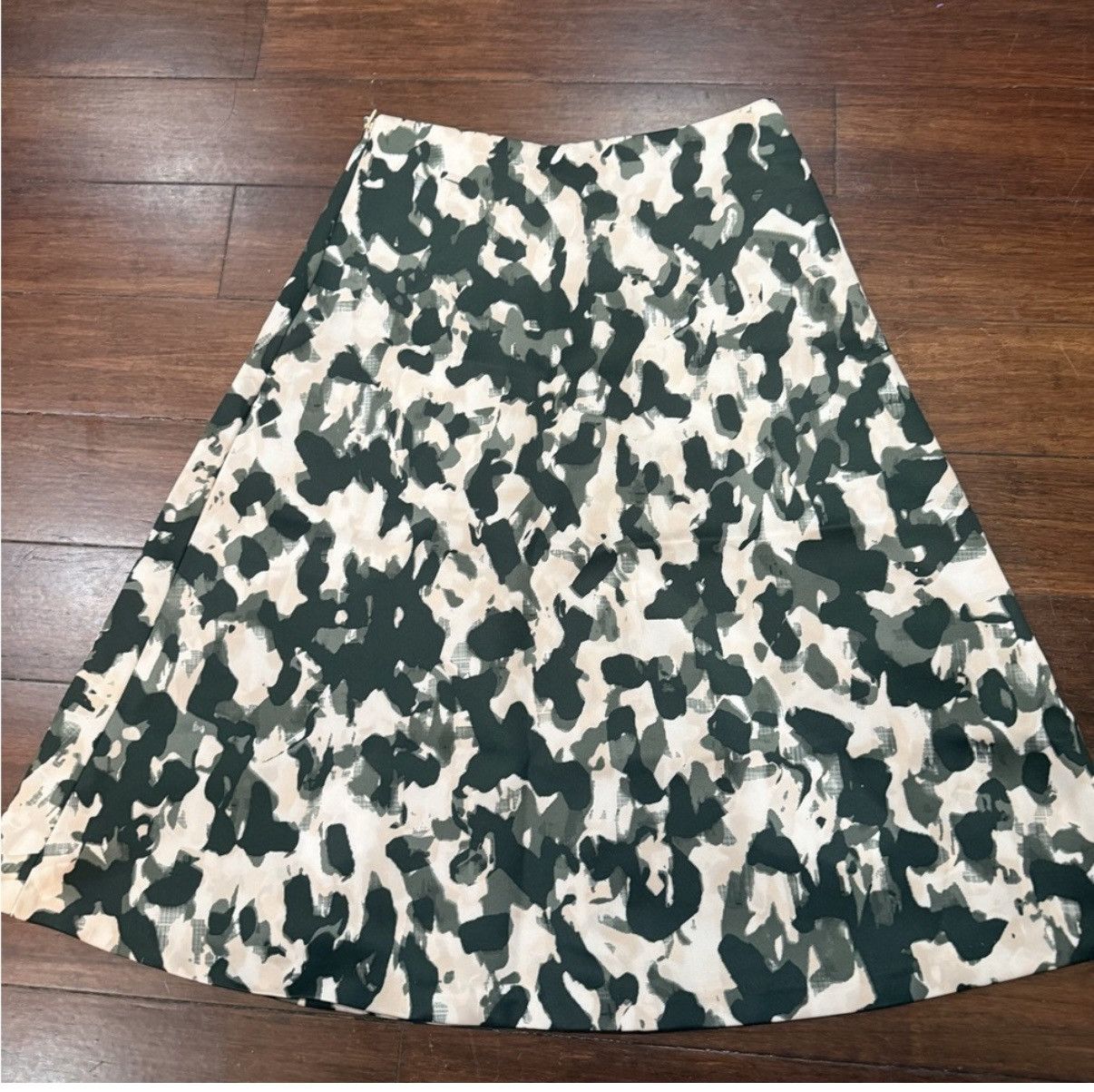 H&M H&M floral skirt size 2 Size 26" / US 2 / IT 38 - 1 Thumbnail