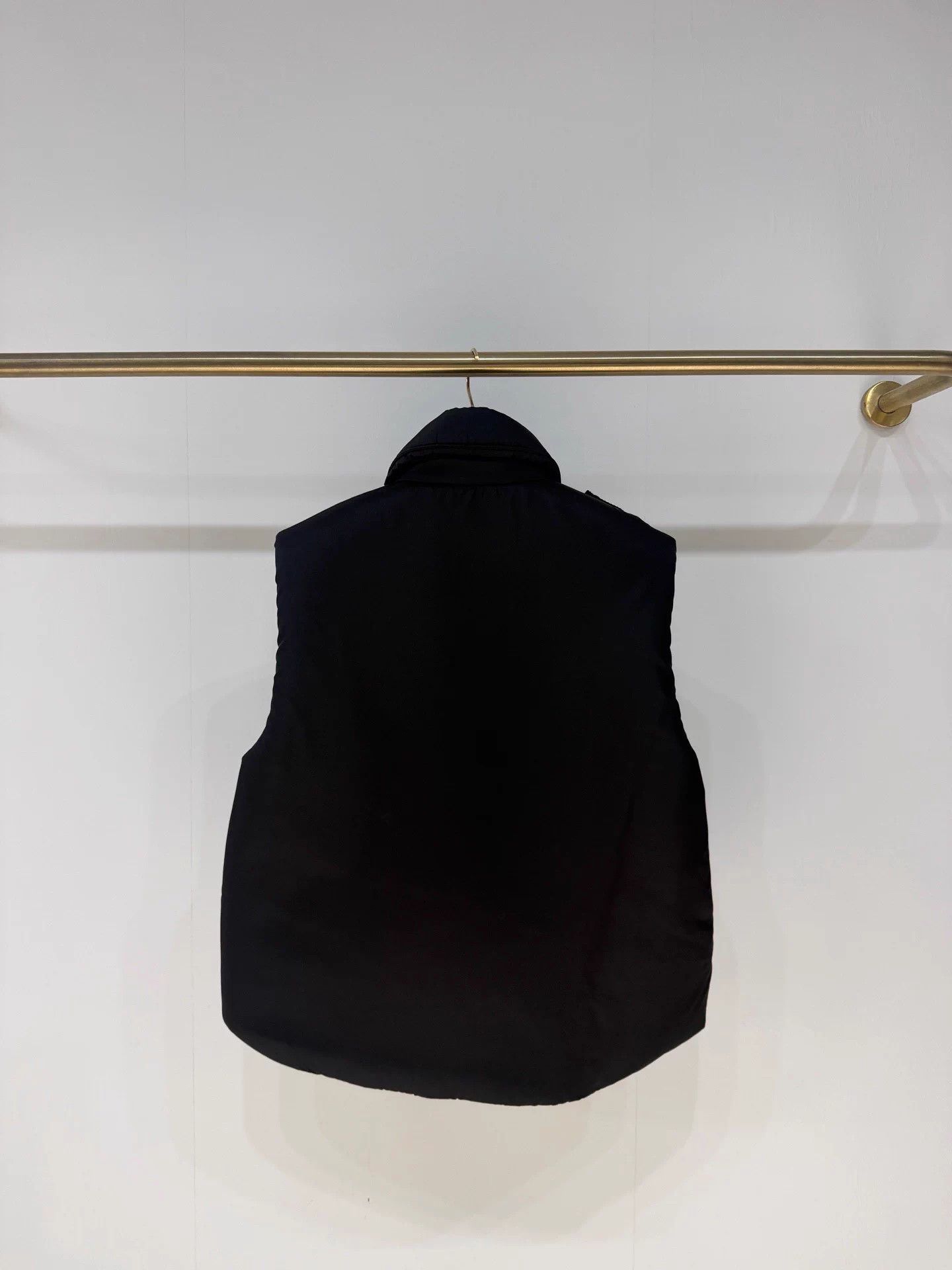 Prada Prada Classic Triangle Logo Vest Jacket 99% New 38 Size S / US 4 / IT 40 - 6 Thumbnail