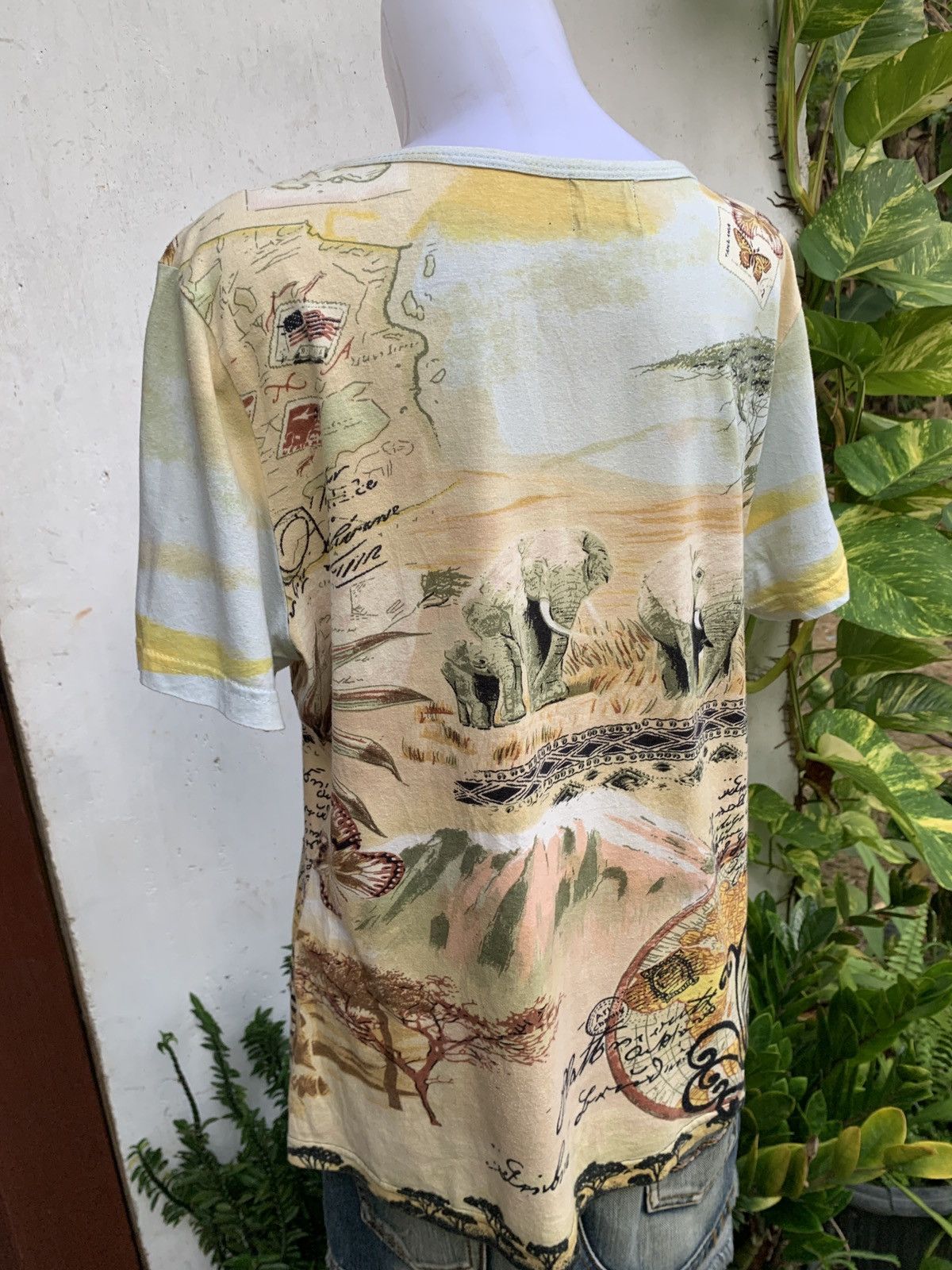 Japanese Brand y2k Ari Charmy Savannah Elephant Art Graphic Top Size L / US 10 / IT 46 - 3 Thumbnail