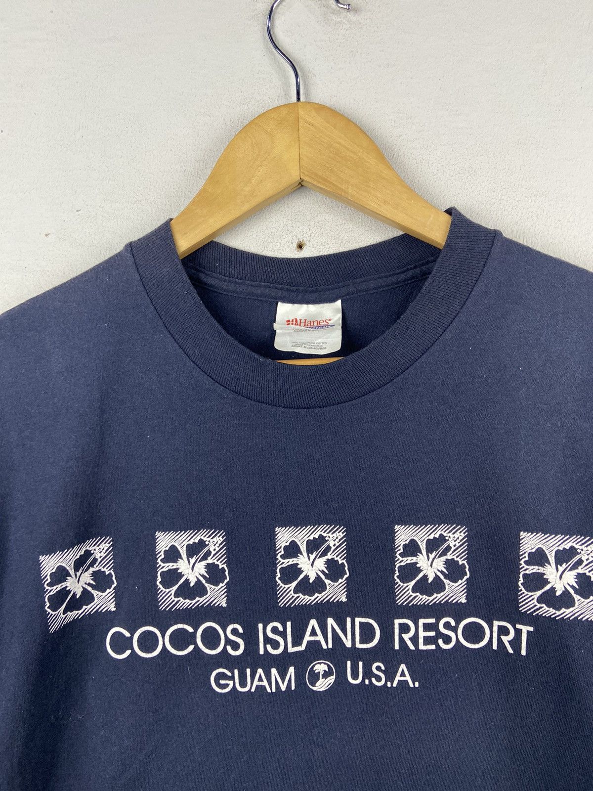 Other × Vintage 💙SEND OFFER 💙 VINTAGE GUAM COCOS ISLAND RESORT Size US M / EU 48-50 / 2 - 5 Thumbnail