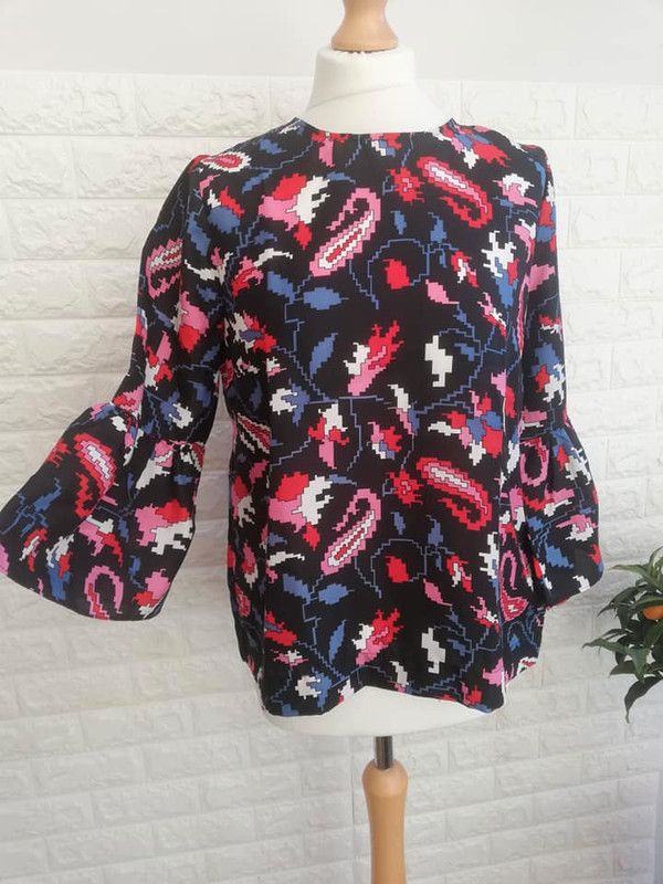 Essentiel Antwerp Essentiel Antwerp silk top size 8 Size S / US 4 / IT 40 - 1 Thumbnail