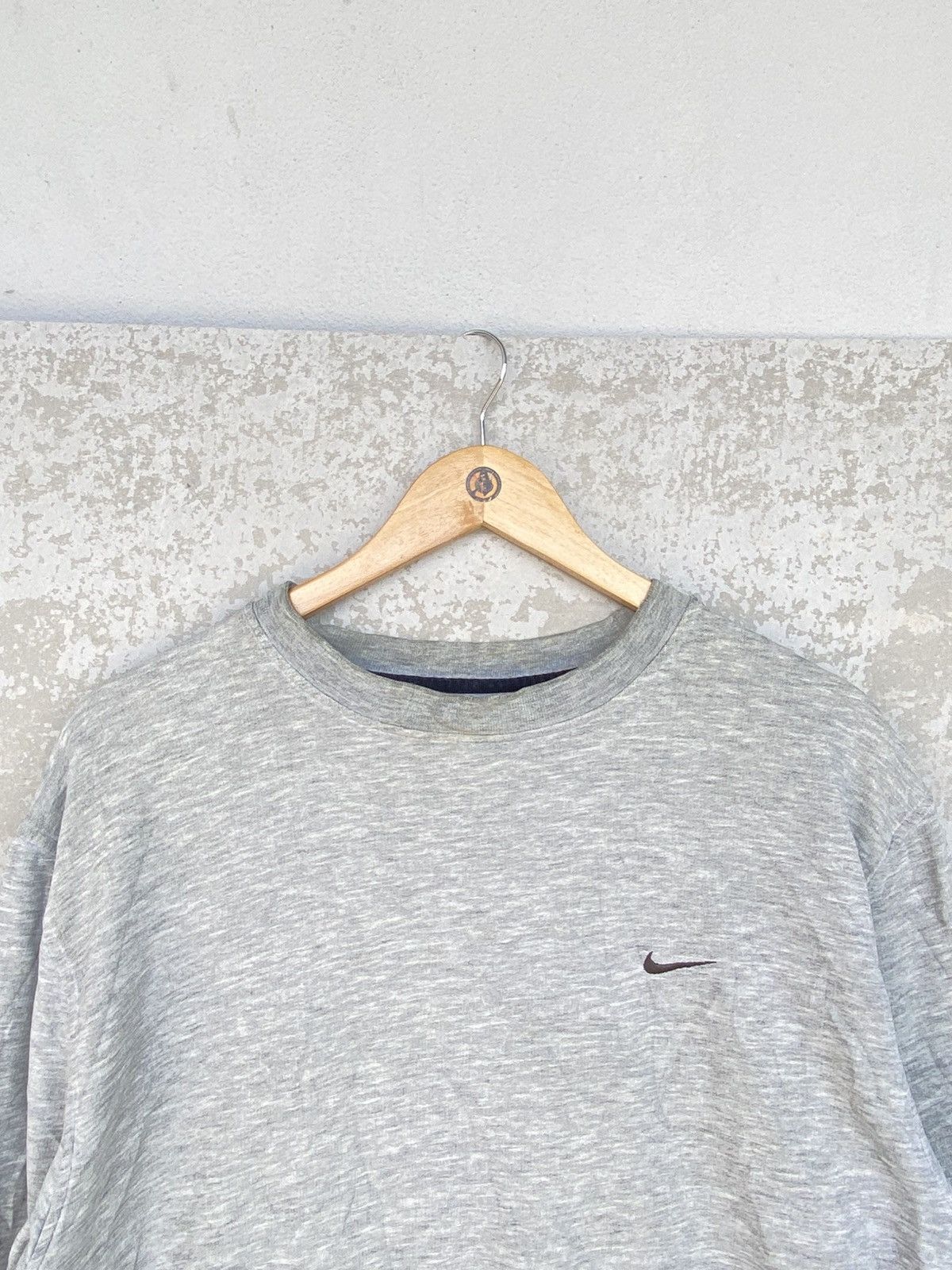 Other Vintage Nike Small Embroidered Crewneck Sweatshirt Gray Size US L / EU 52-54 / 3 - 4 Thumbnail