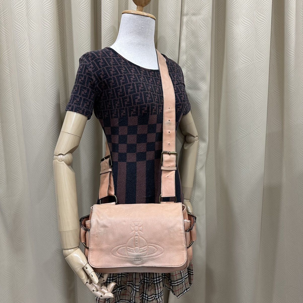 Vivienne Westwood ‼️YES‼️ BUG LOGO VIVIENNE WESTWOOD LEATHER CROSSBODY SLING BAG Size ONE SIZE - 1 Thumbnail