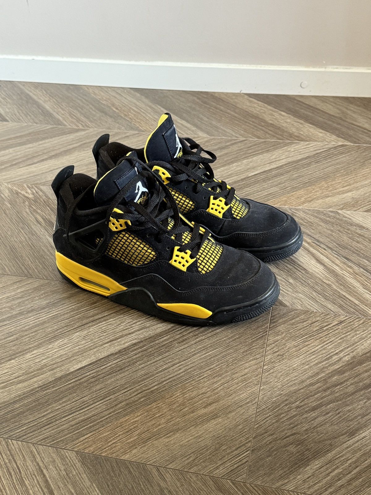 Air Jordan 4 Retro Thunder
