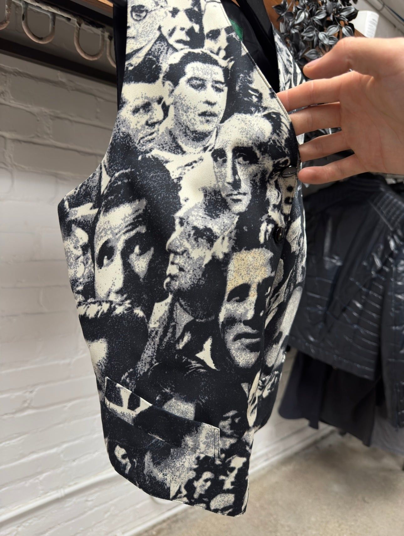 Jean Paul Gaultier AW1991 Jean Paul Gaultier ‘Faces’ Jacquard Woven Vest Size US L / EU 52-54 / 3 - 2 Thumbnail
