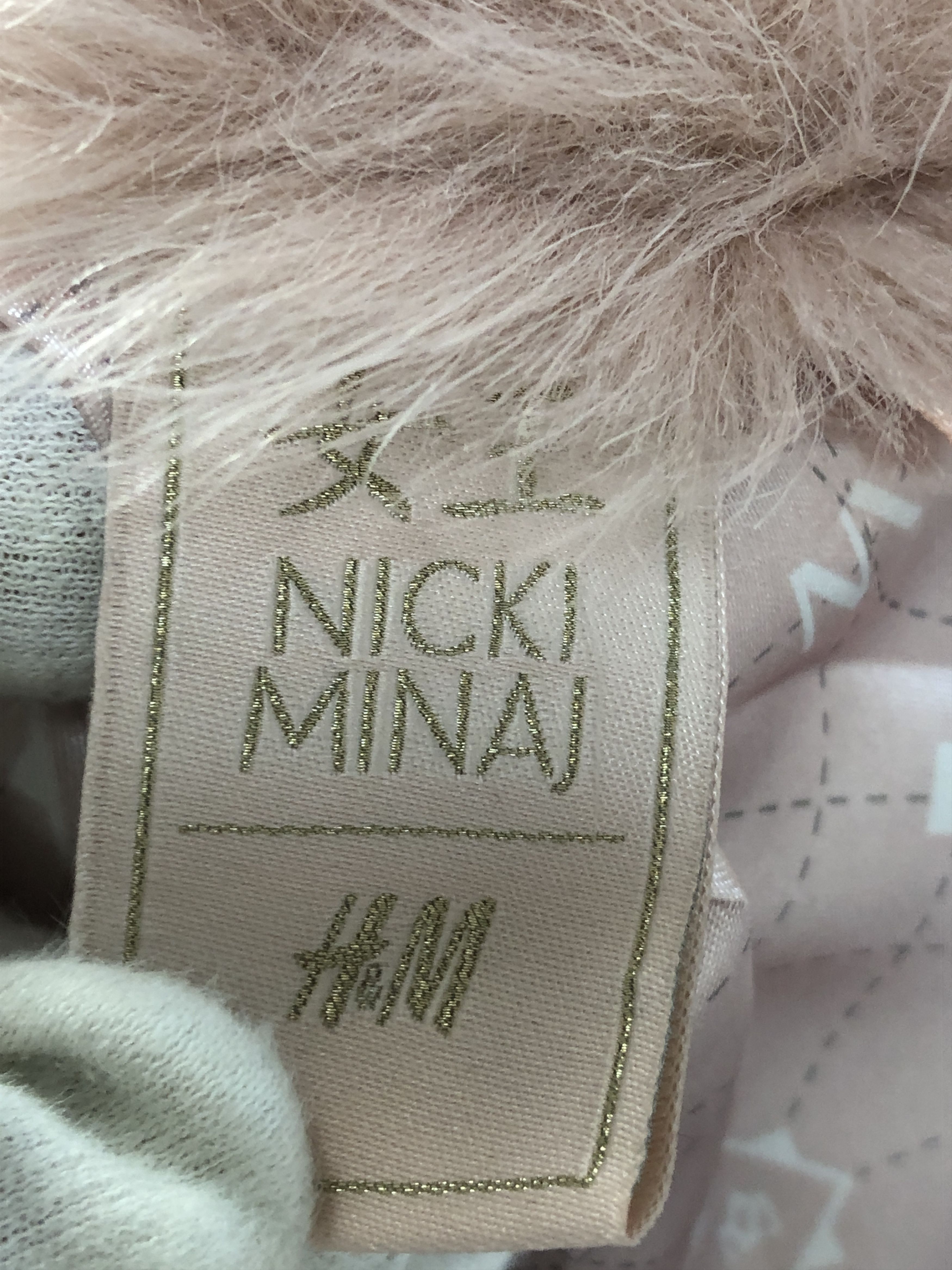 H&M H&M x Nicki Minaj fake fur pegasus jacket 20-3-33 201 Size ONE SIZE - 3 Thumbnail