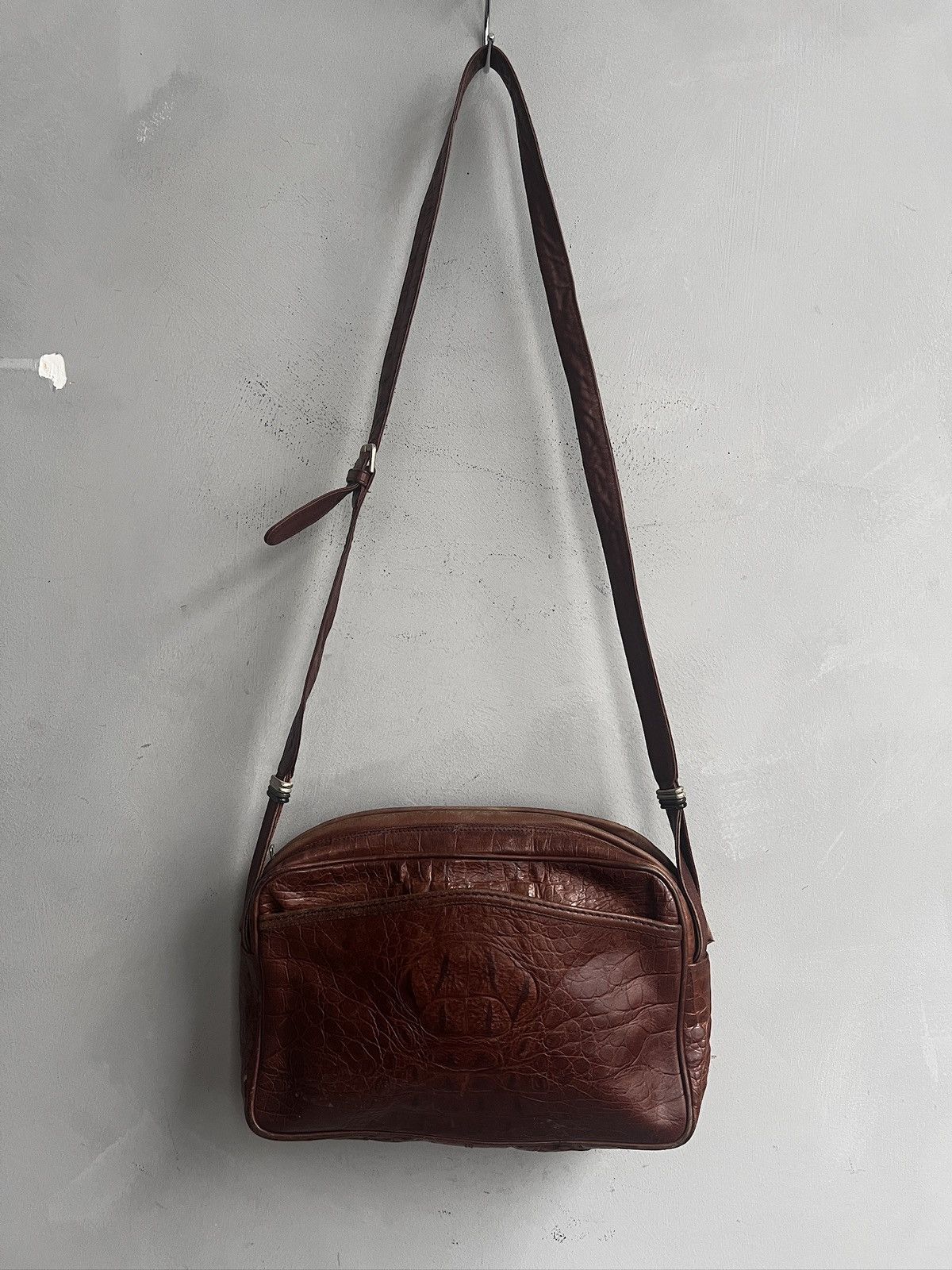 KMRii Brown Leather Crocodile Skin Crossbody kmrii style Size ONE SIZE - 1 Thumbnail