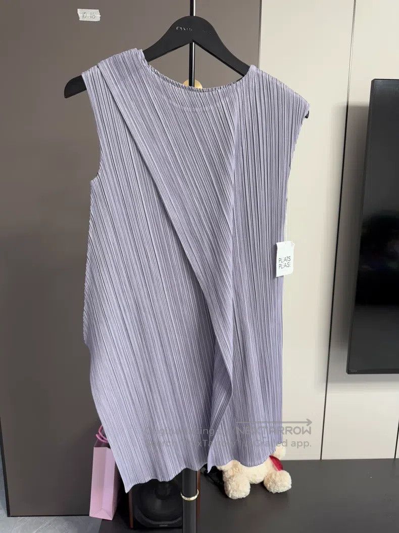 Issey Miyake Issey Miyake Main Line Twill Cardigan in Beige Size L / US 10 / IT 46 - 1 Thumbnail