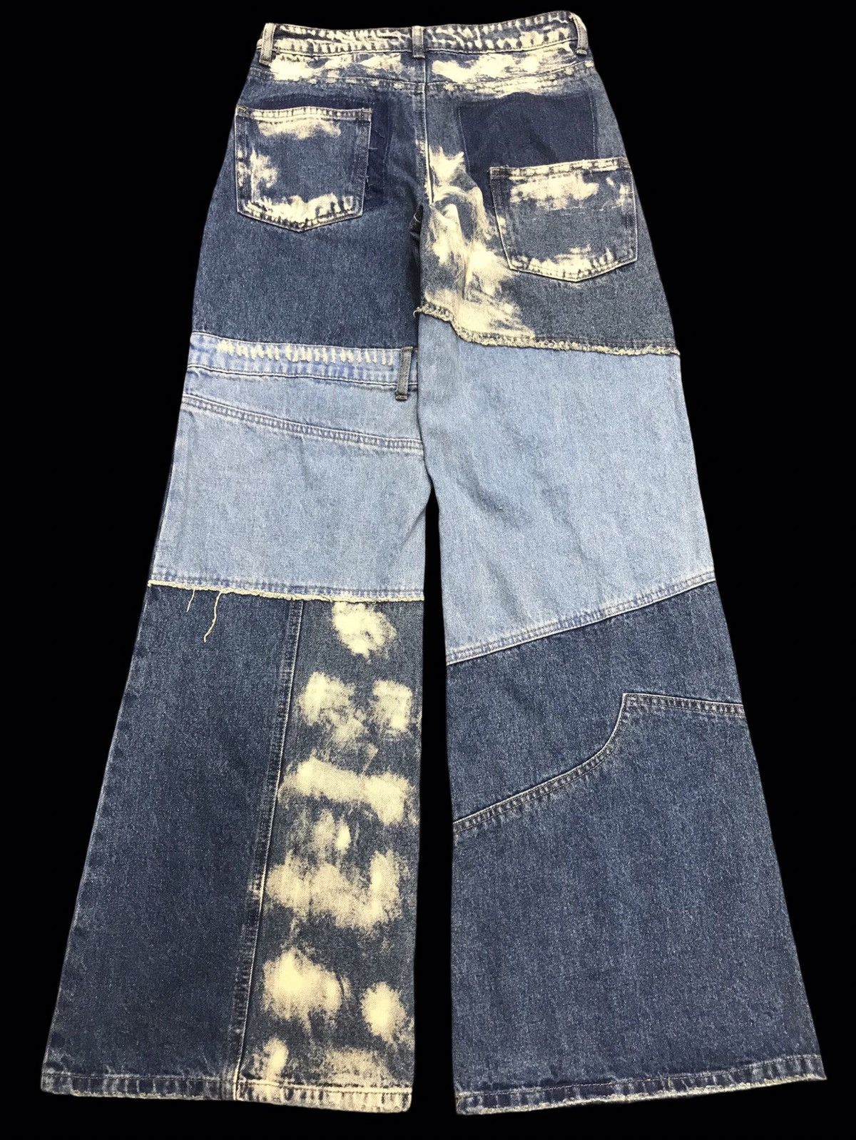 Jaded London 💥VERY RARE💥JADED LONDON BELL BOTTOM HAGI DENIM F302 Size US 28 / EU 44 - 2 Thumbnail
