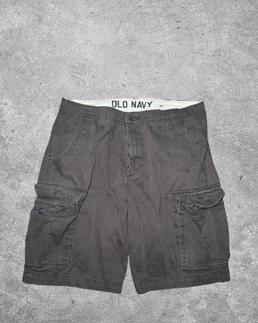 Old Navy Vintage Old Navy Cargo Shorts Size US 34 / EU 50 - 1 Thumbnail