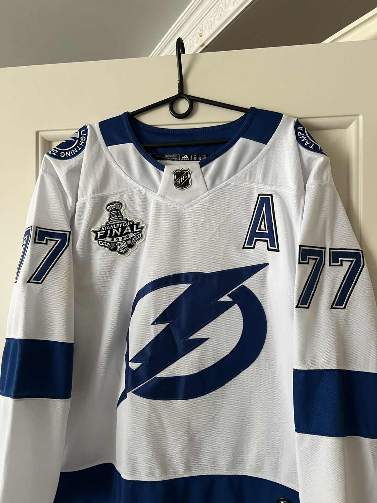 NHL Adidas NHL Tampa Bay Lightning #77 Hedman Jersey Size US XL / EU 56 / 4 - 2 Thumbnail