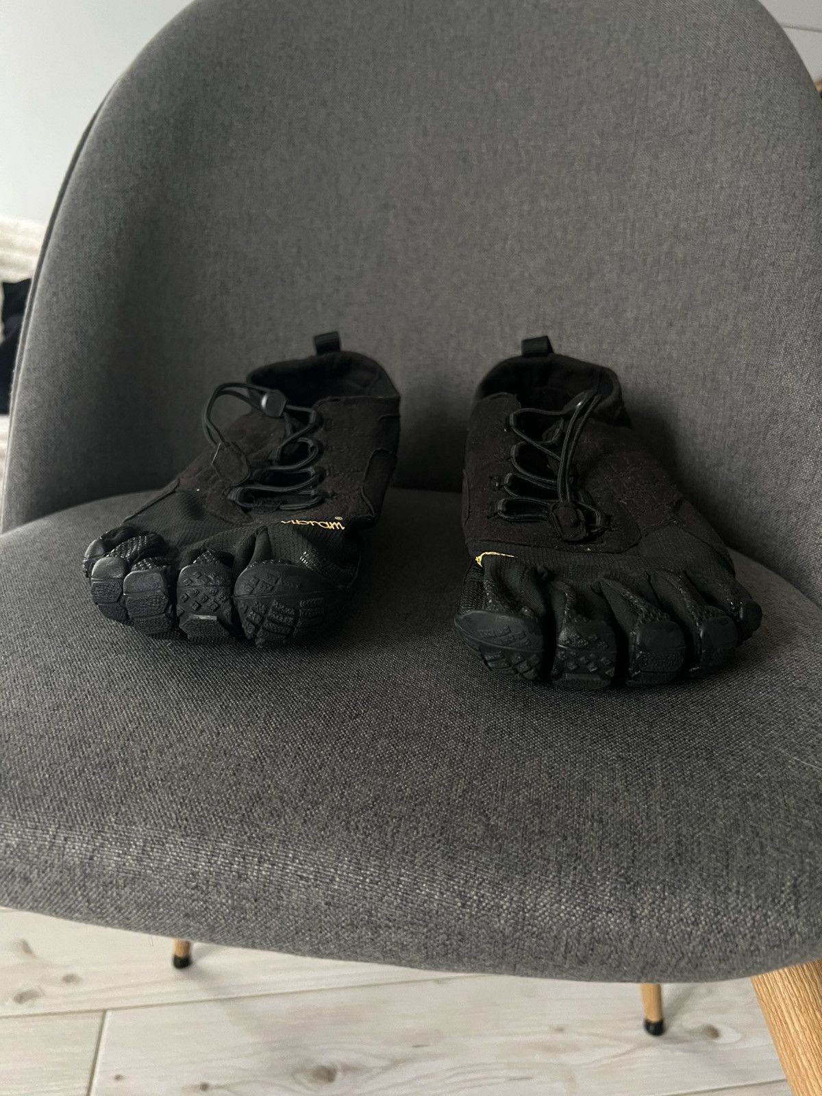 Vibram Vibram Five Fingers Black Toe Shoes Barefoot Running Shoes Size US 14 / EU 47 - 14 Thumbnail