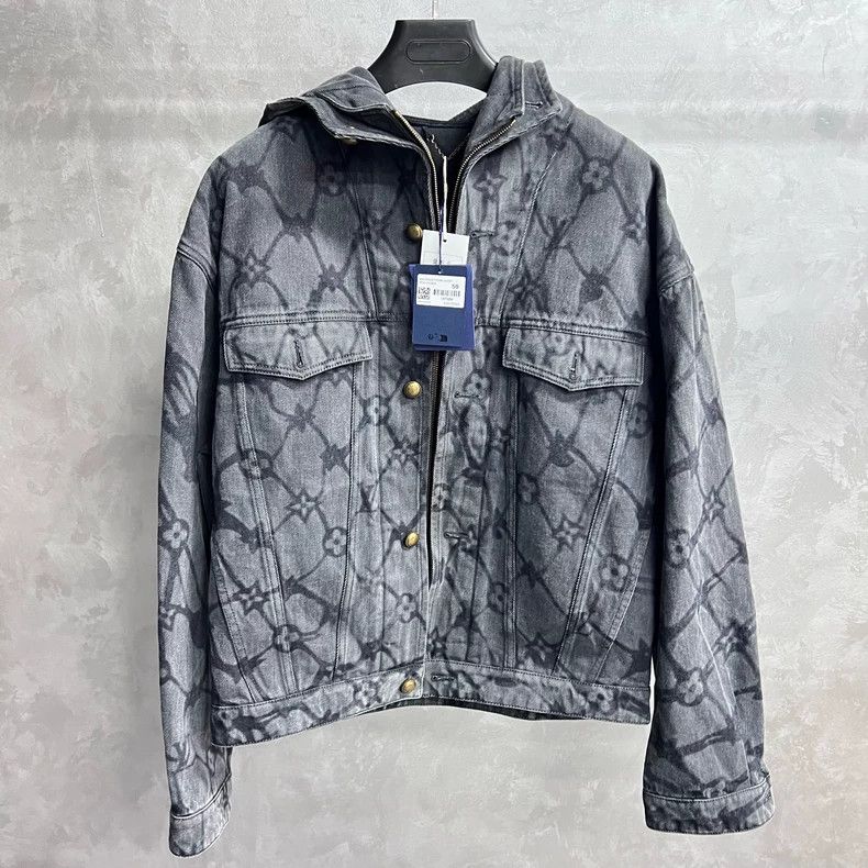 Louis Vuitton Louis Vuitton 24 Latest Grey Floral Logo Zip Hooded Long S Size US M / EU 48-50 / 2 - 1 Thumbnail