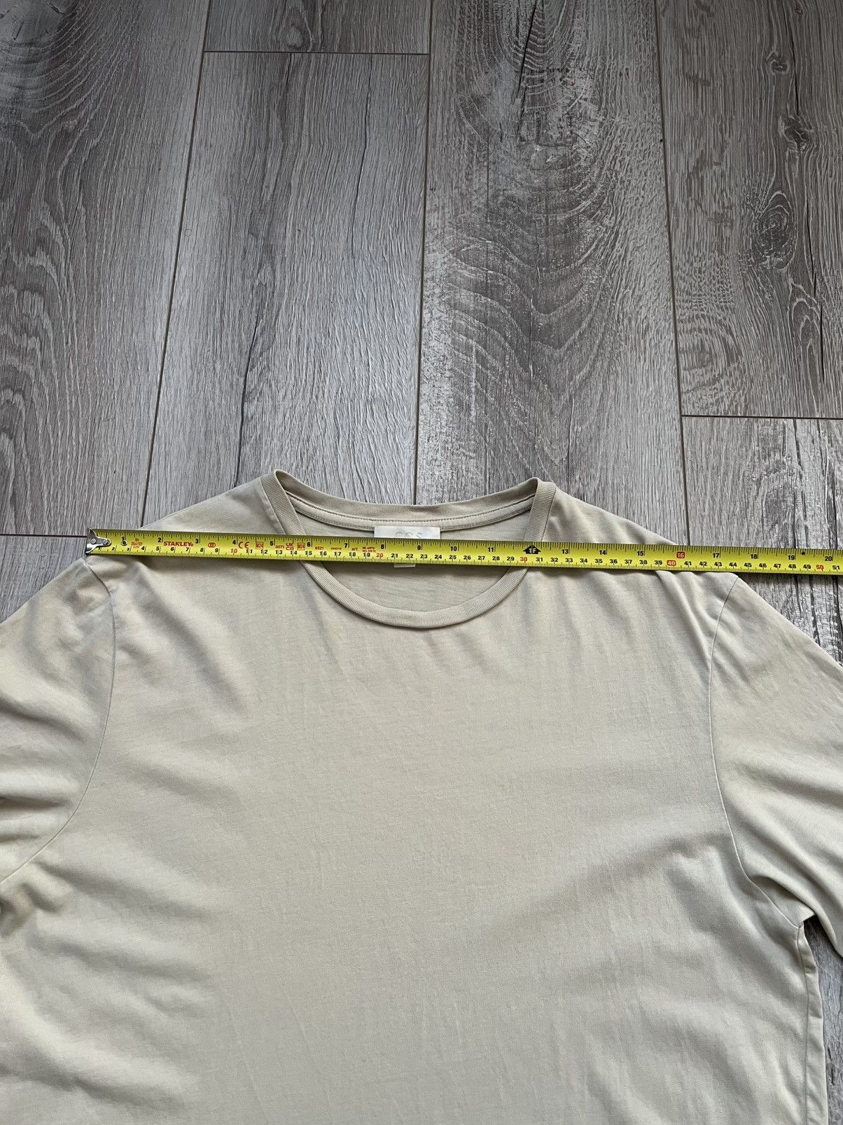Cos Mens Cos T-Shirt Cotton Beige Tee size M Basic Casual Size US M / EU 48-50 / 2 - 13 Thumbnail