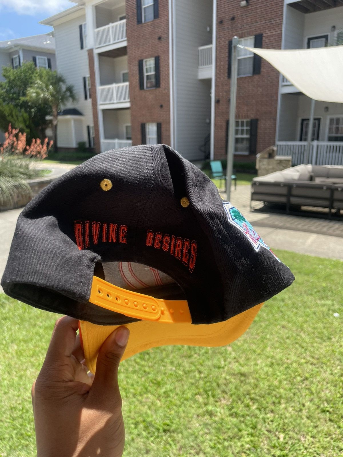 Other Divine desires hat Size ONE SIZE - 3 Thumbnail
