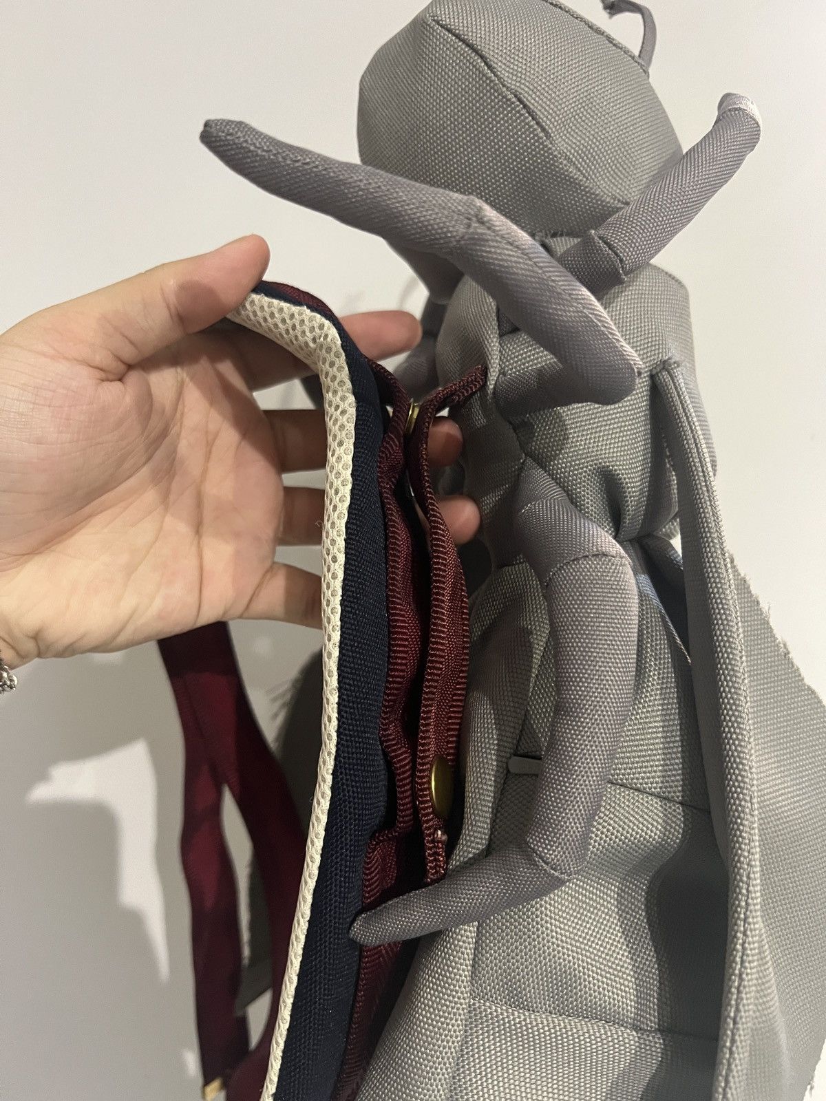 Jun Takahashi × Undercover FRIENDS AND FAMILY AW16 Undercover “Perfect Day” Wasp Bag Size ONE SIZE - 12 Thumbnail