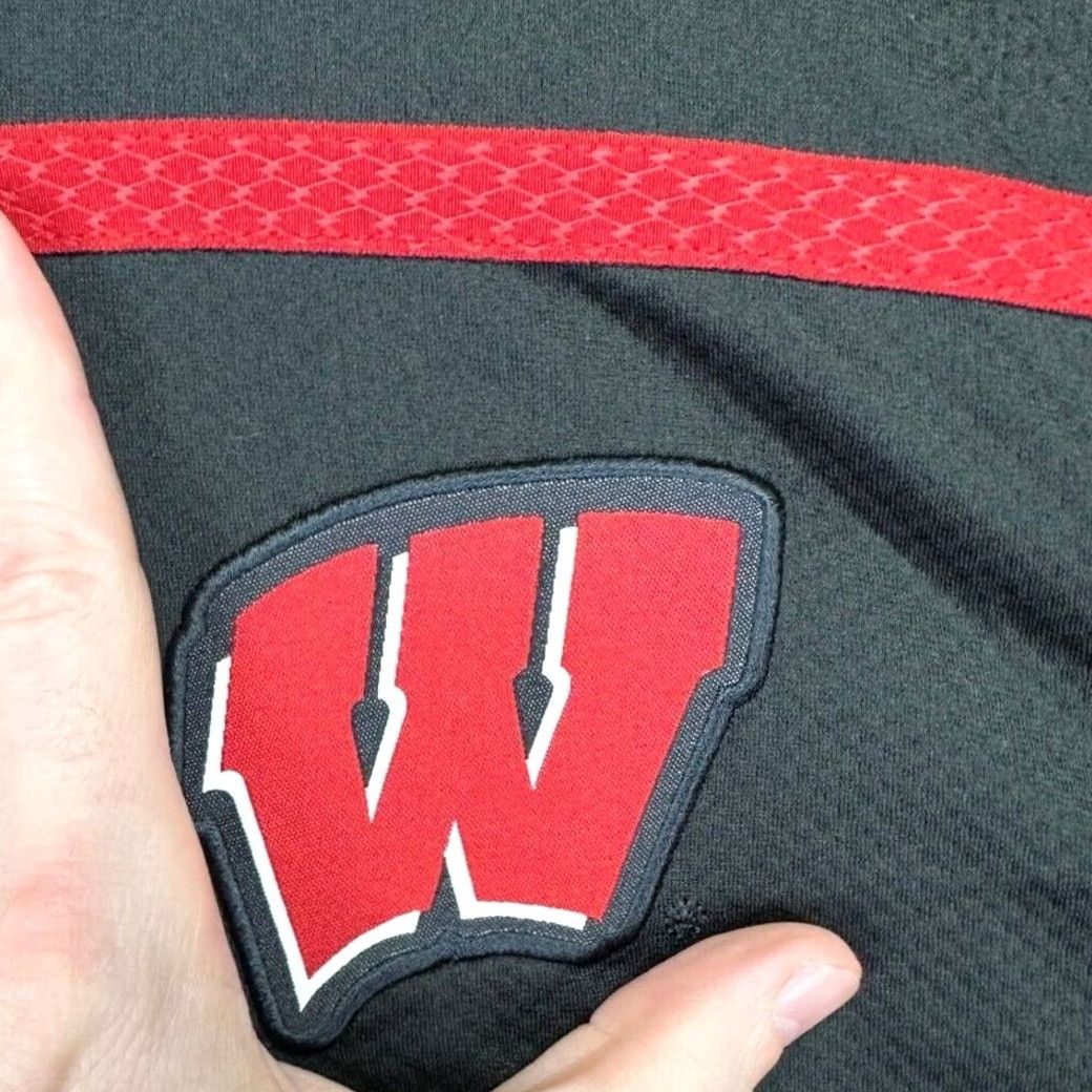 Adidas ADIDAS Pullover Shirt Mens Medium Black Wisconsin Badgers 1/4 Zip Mock Neck Athletic Long Sleeve Polyester Solid Vintage No Size US M / EU 48-50 / 2 - 7 Thumbnail