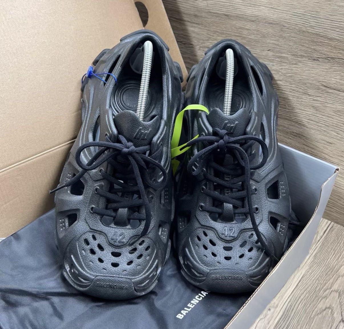 Balenciaga Balenciaga Black Lace-up Sneakers J41 Size US 8.5 / EU 41-42 - 2 Thumbnail